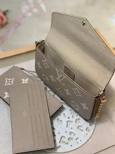 Louis Vuitton Bicolor Monogram 80482