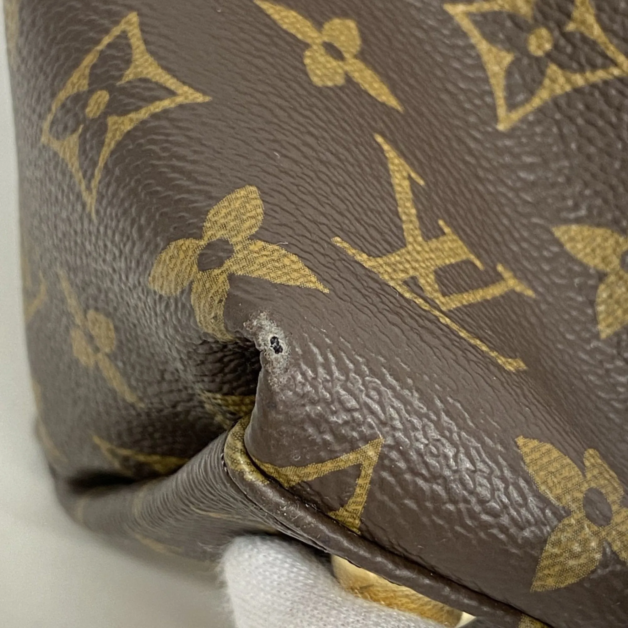 Louis Vuitton Cerise Handbag (Pre-Owned)