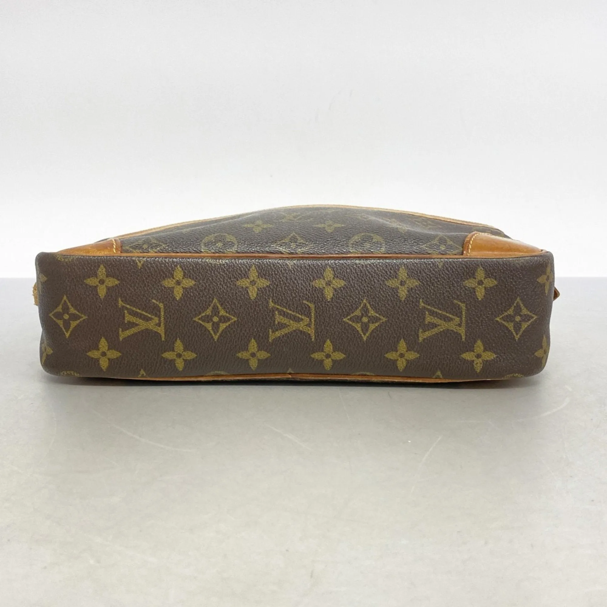 Louis Vuitton Clutch Bag (Pre-Owned)