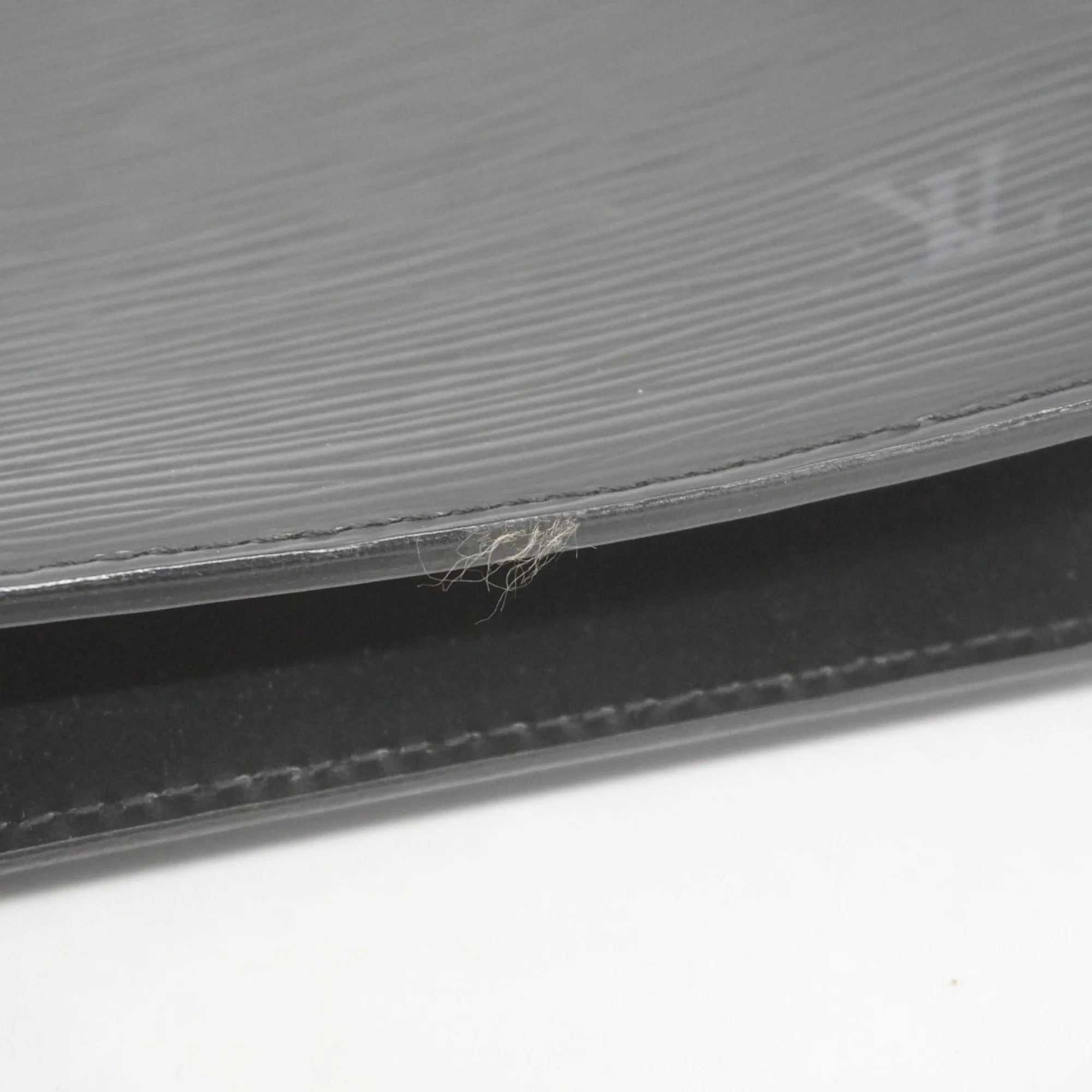 Louis Vuitton Clutch Bag (Pre-Owned)