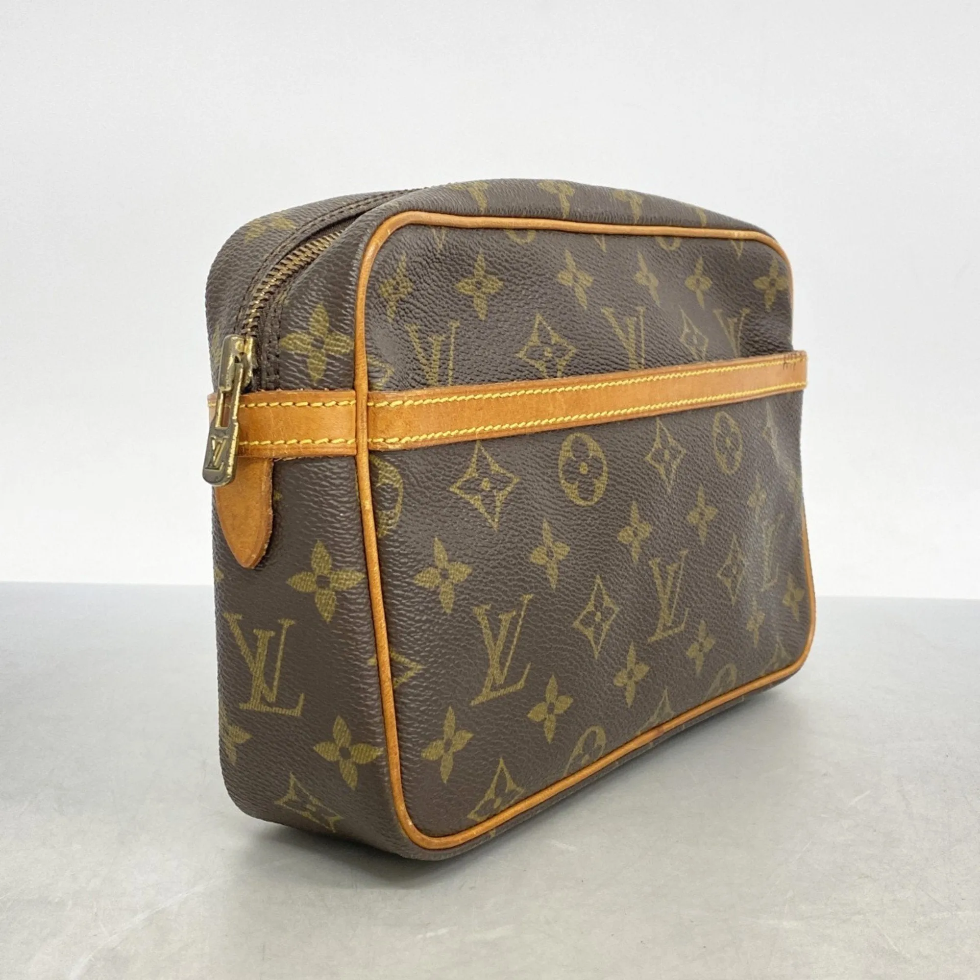 Louis Vuitton Clutch Bag (Pre-Owned)