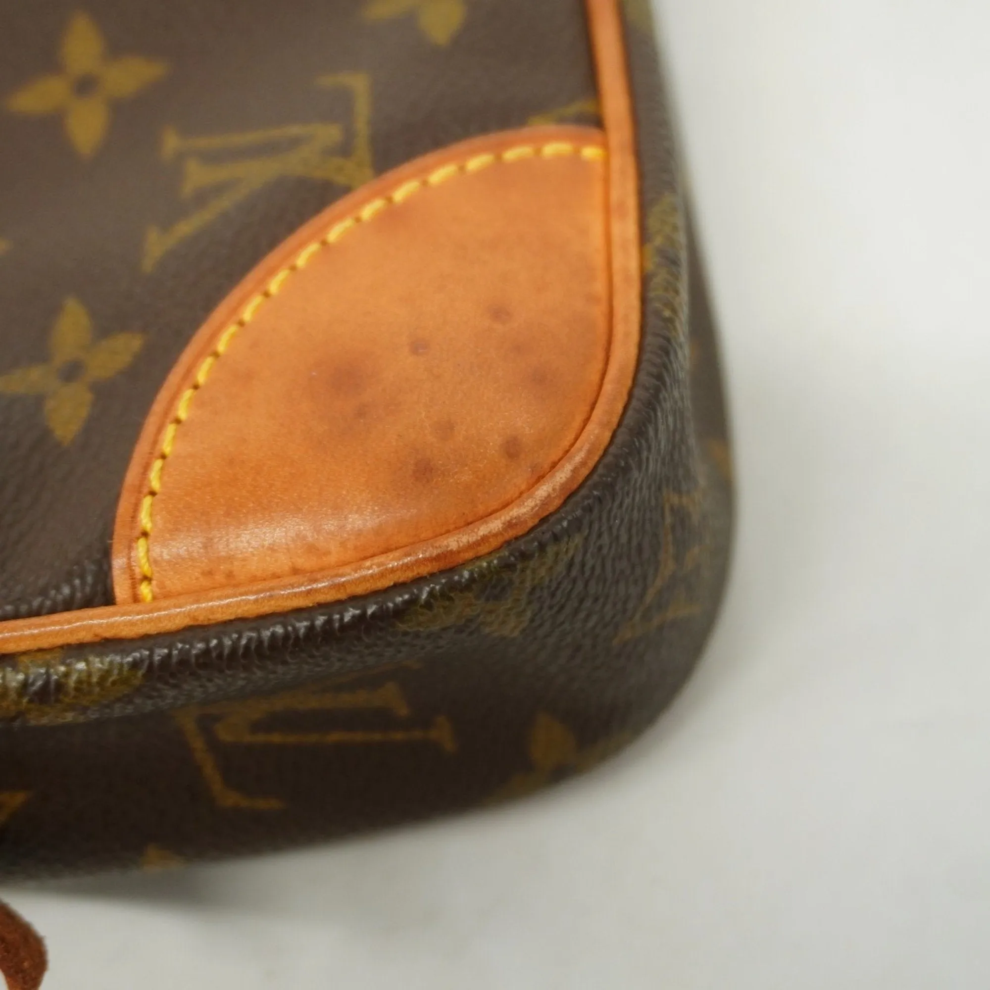 Louis Vuitton Clutch Bag (Pre-Owned)