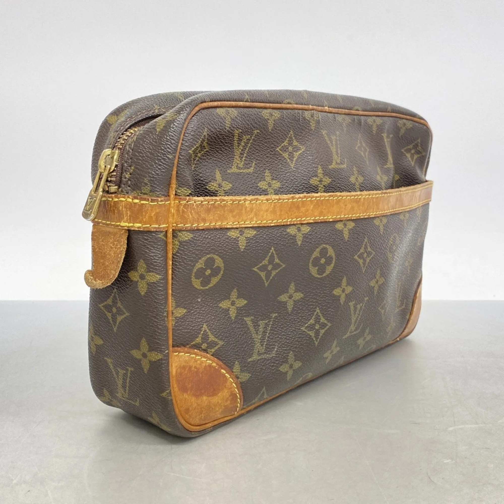 Louis Vuitton Clutch Bag (Pre-Owned)