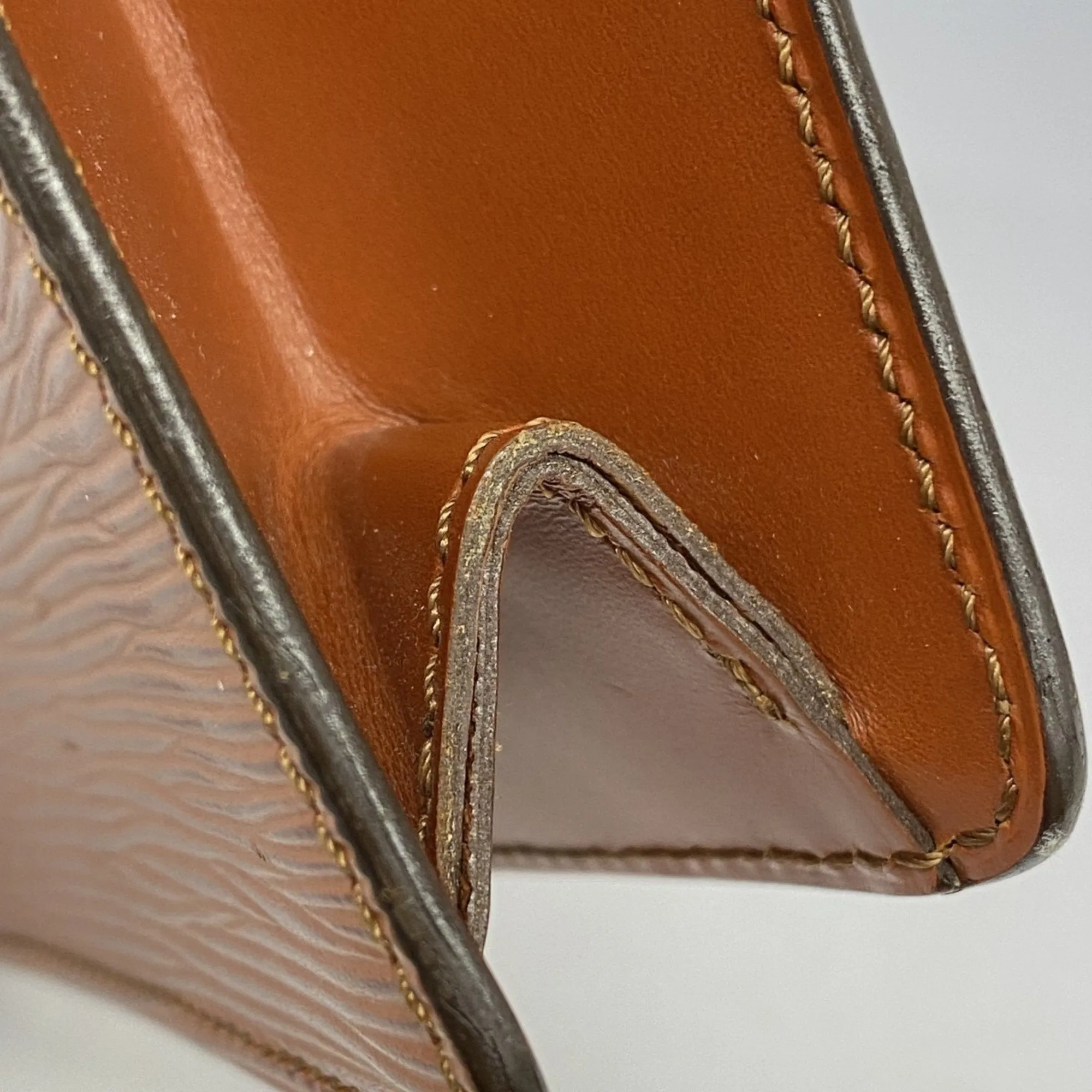 Louis Vuitton Clutch Bag (Pre-Owned)