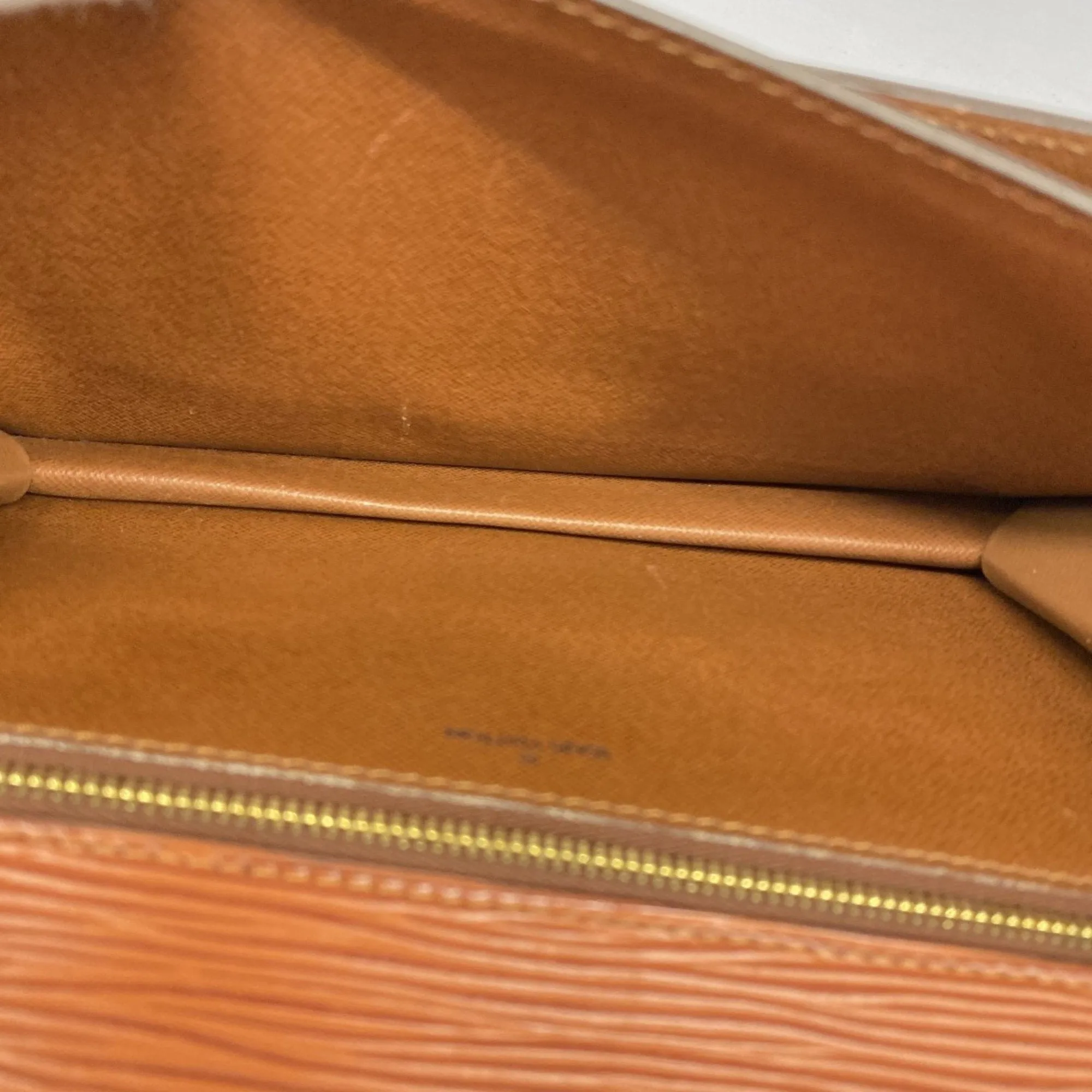 Louis Vuitton Clutch Bag (Pre-Owned)