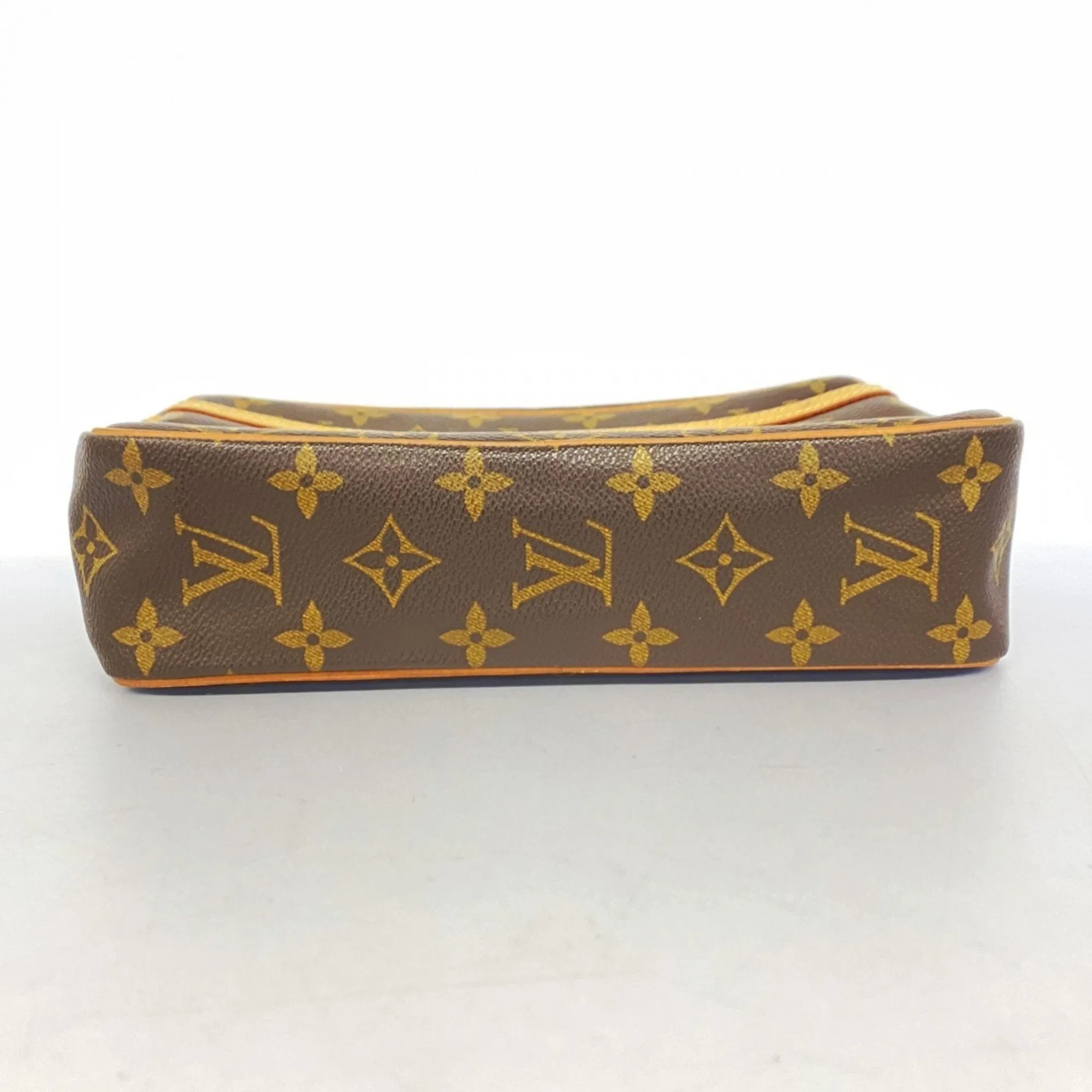 Louis Vuitton Clutch Bag (Pre-Owned)