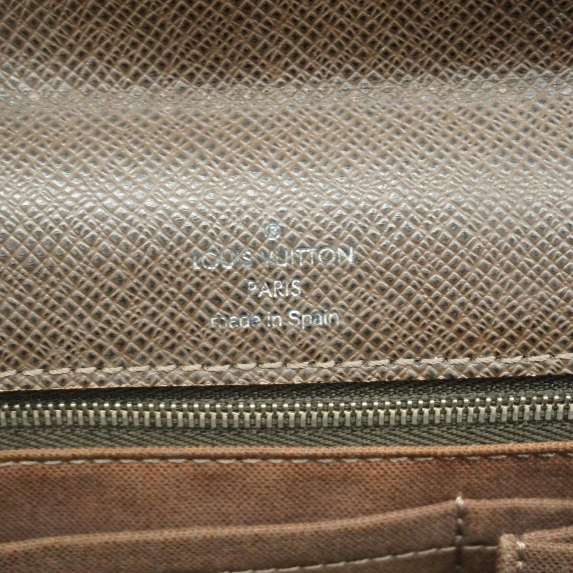 Louis Vuitton Clutch Bag (Pre-Owned)