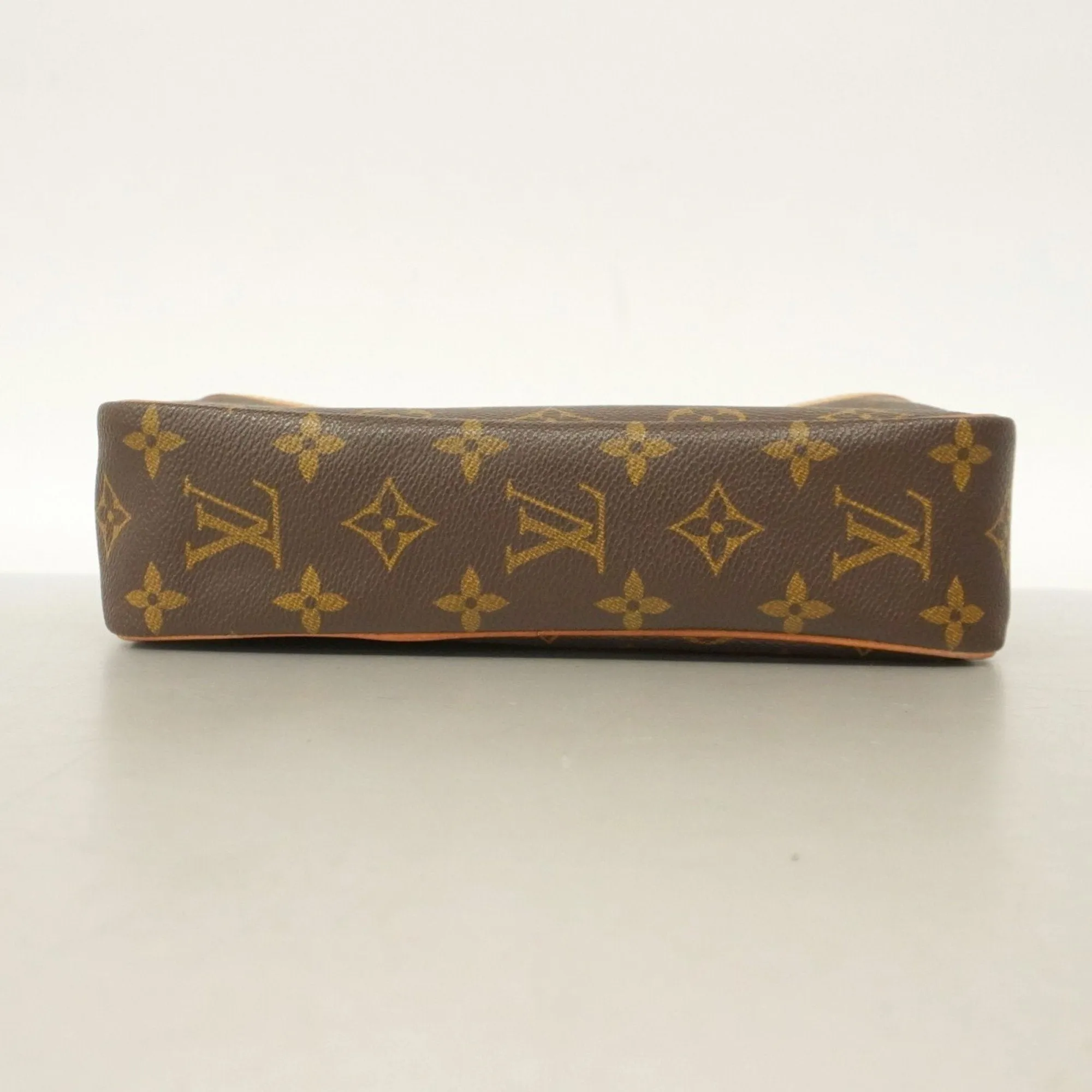 Louis Vuitton Clutch Bag (Pre-Owned)