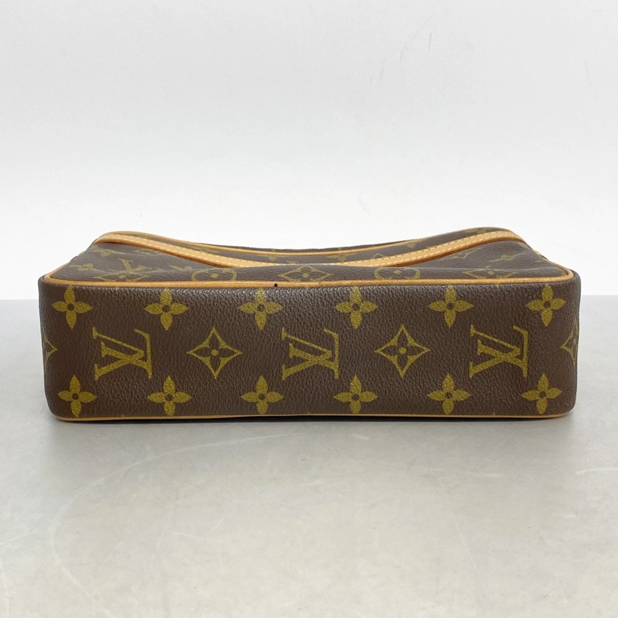 Louis Vuitton Clutch Bag (Pre-Owned)