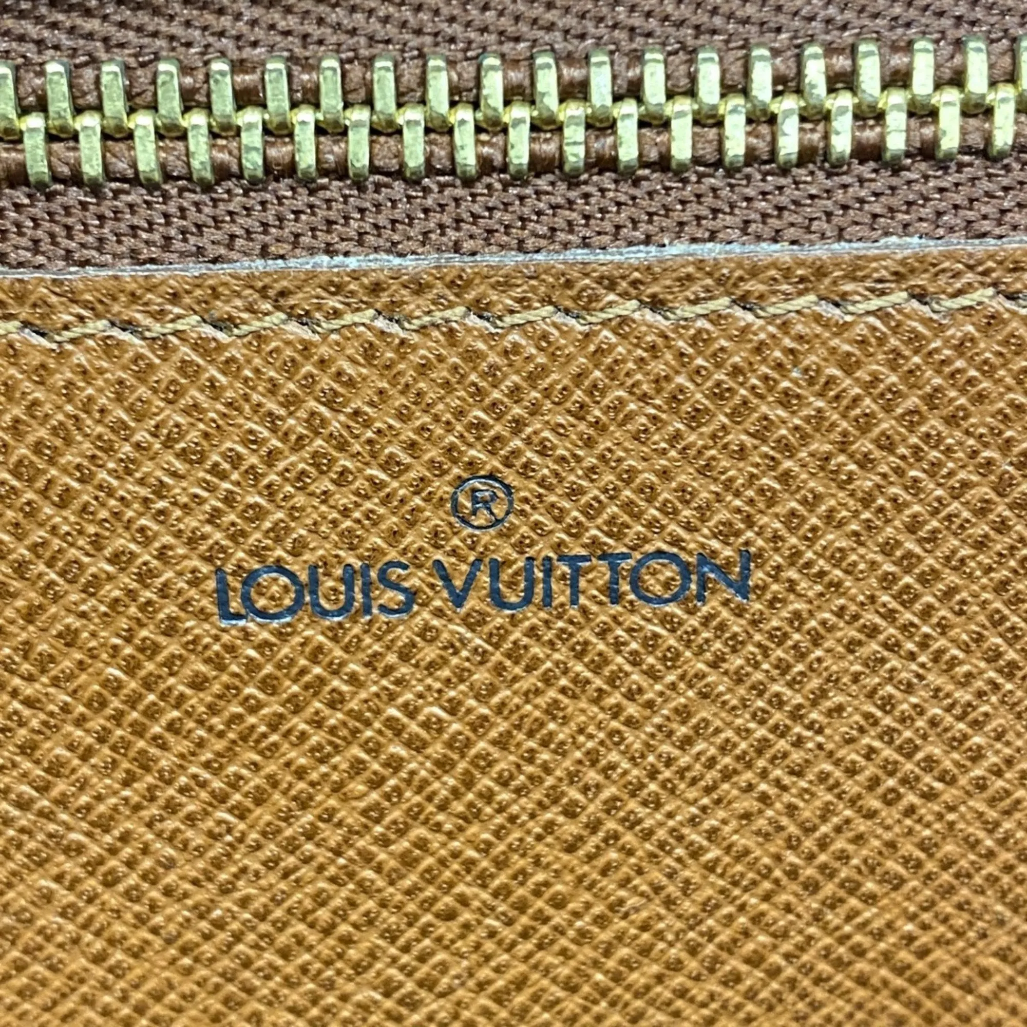 Louis Vuitton Clutch Bag (Pre-Owned)