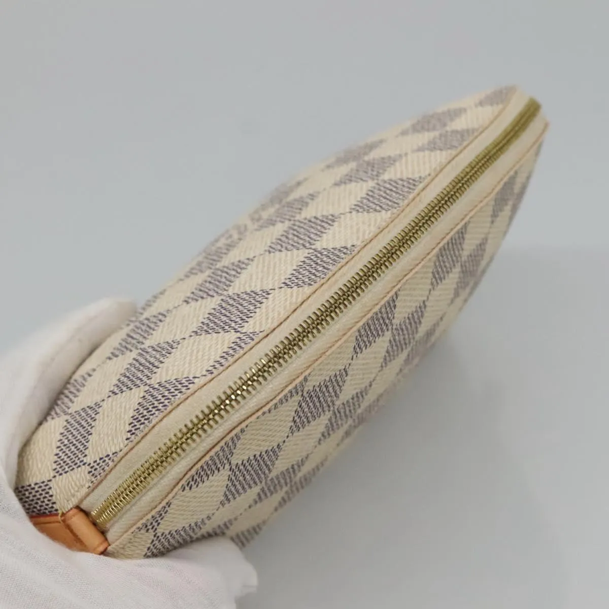 Louis Vuitton Cosmetic Pouch Canvas Clutch Bag (Pre-Owned)