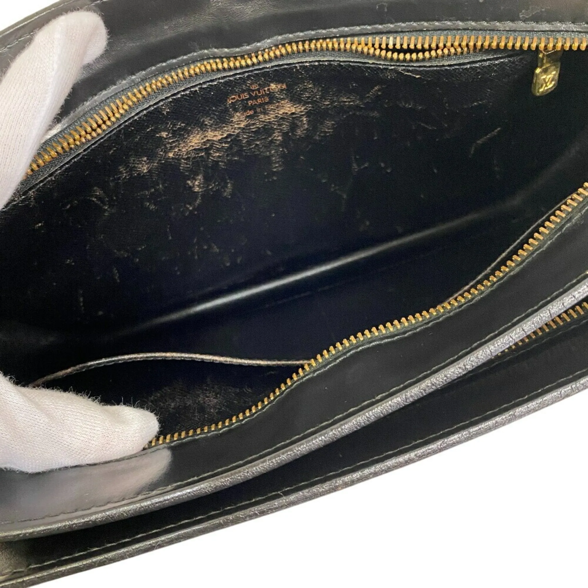 Louis Vuitton Epi Leather Clutch Bag (Pre-Owned)