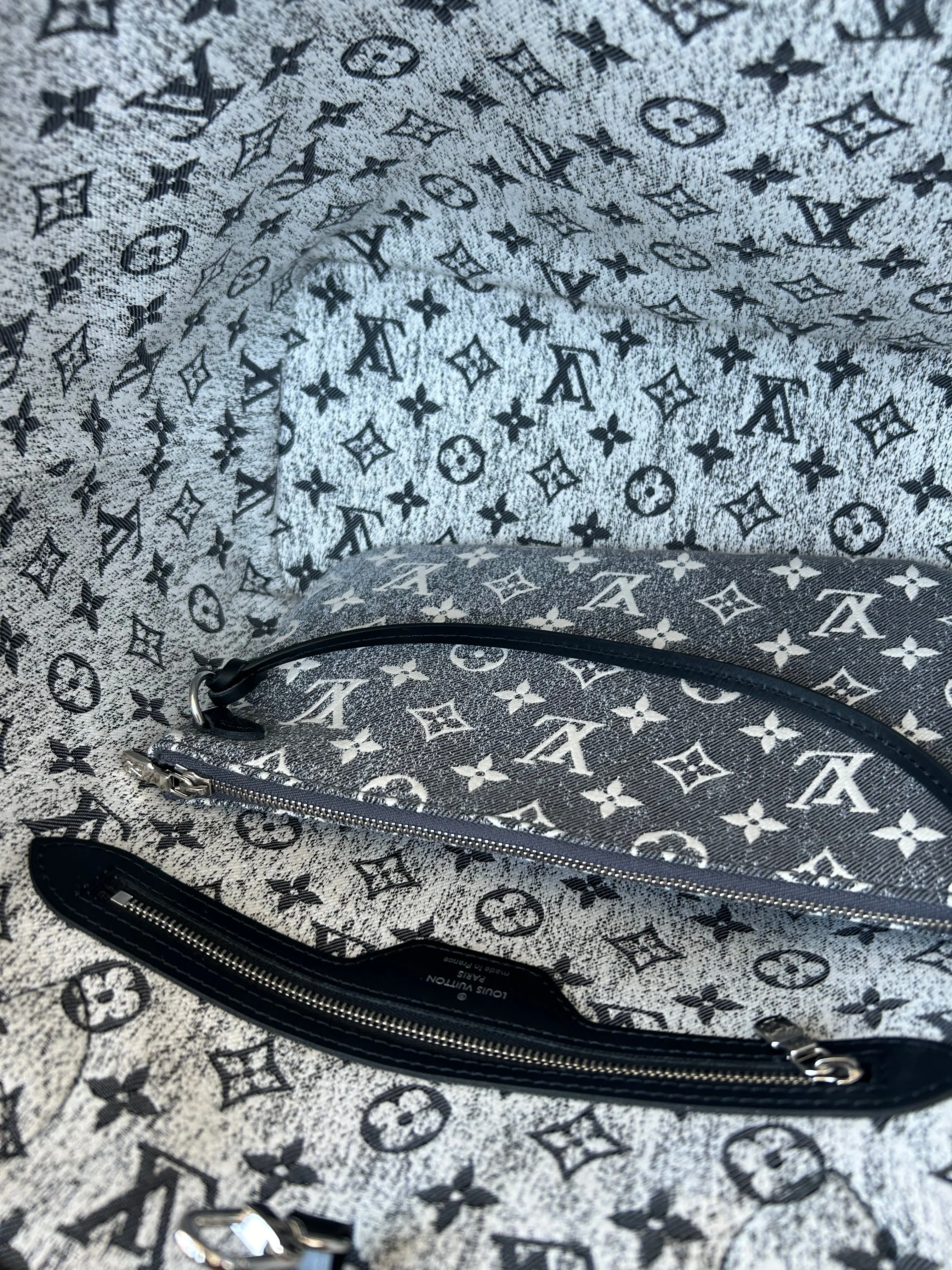 Louis Vuitton Grey & White Denim Monogram Neverfull MM