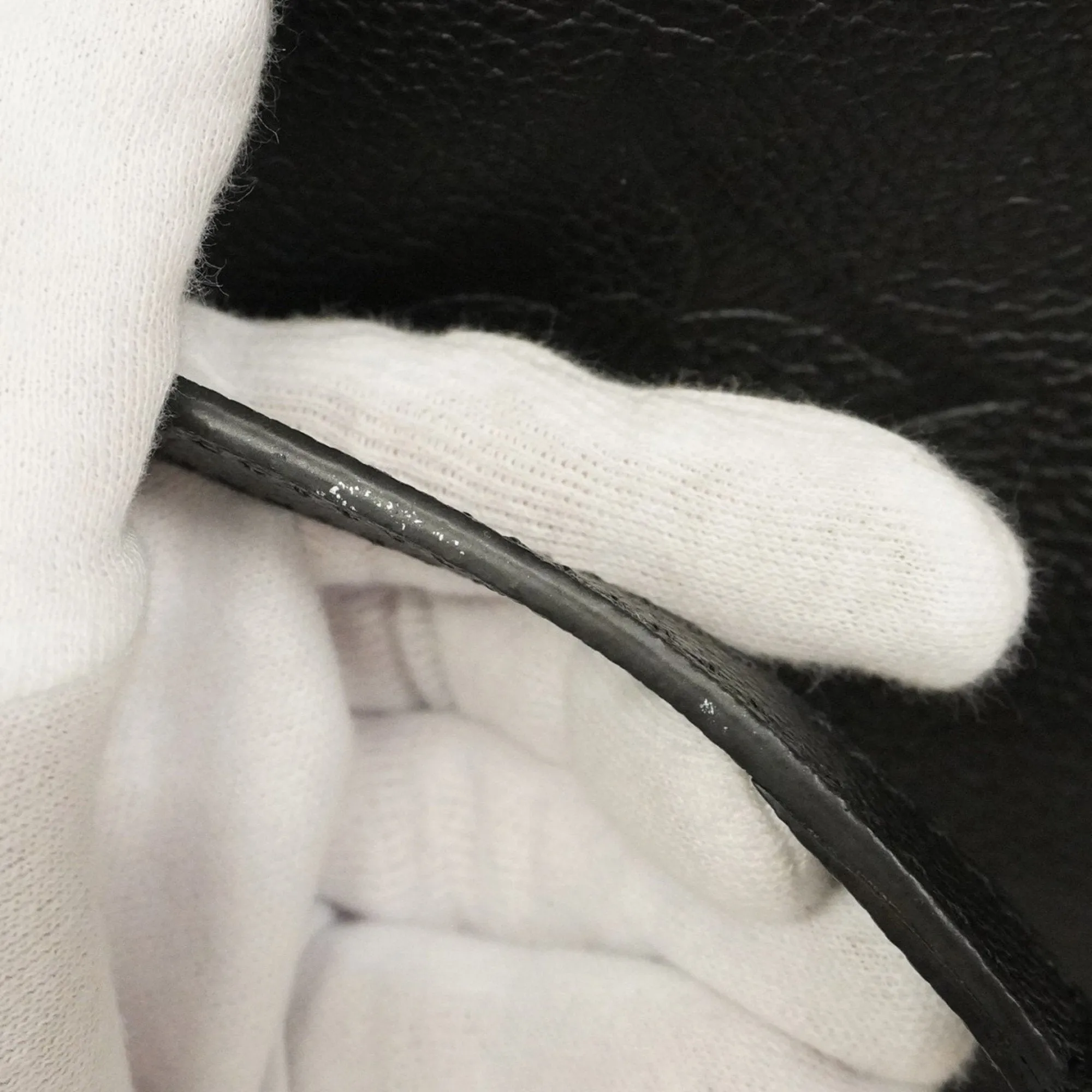 Louis Vuitton Handbag (Pre-Owned)