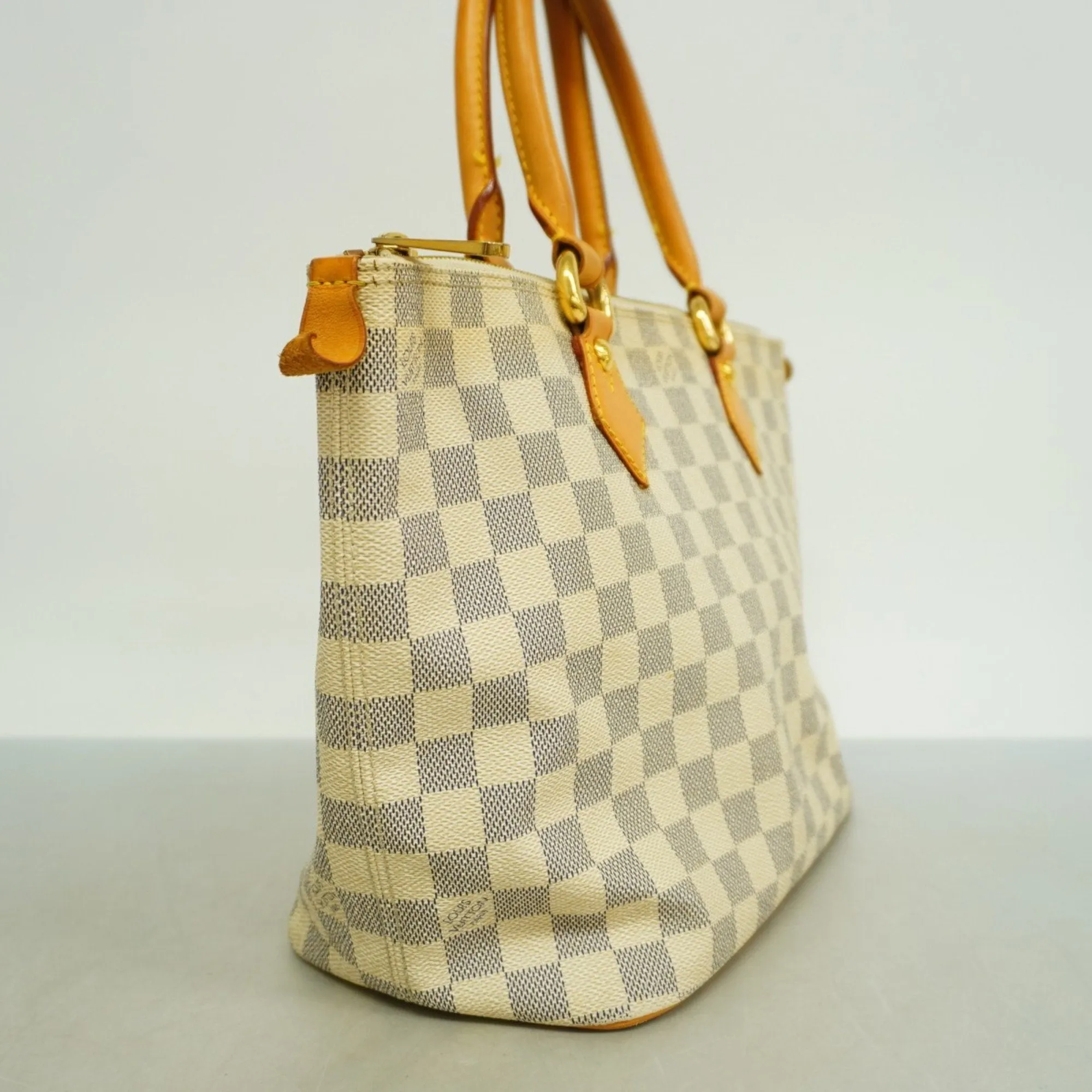 Louis Vuitton Handbag (Pre-Owned)