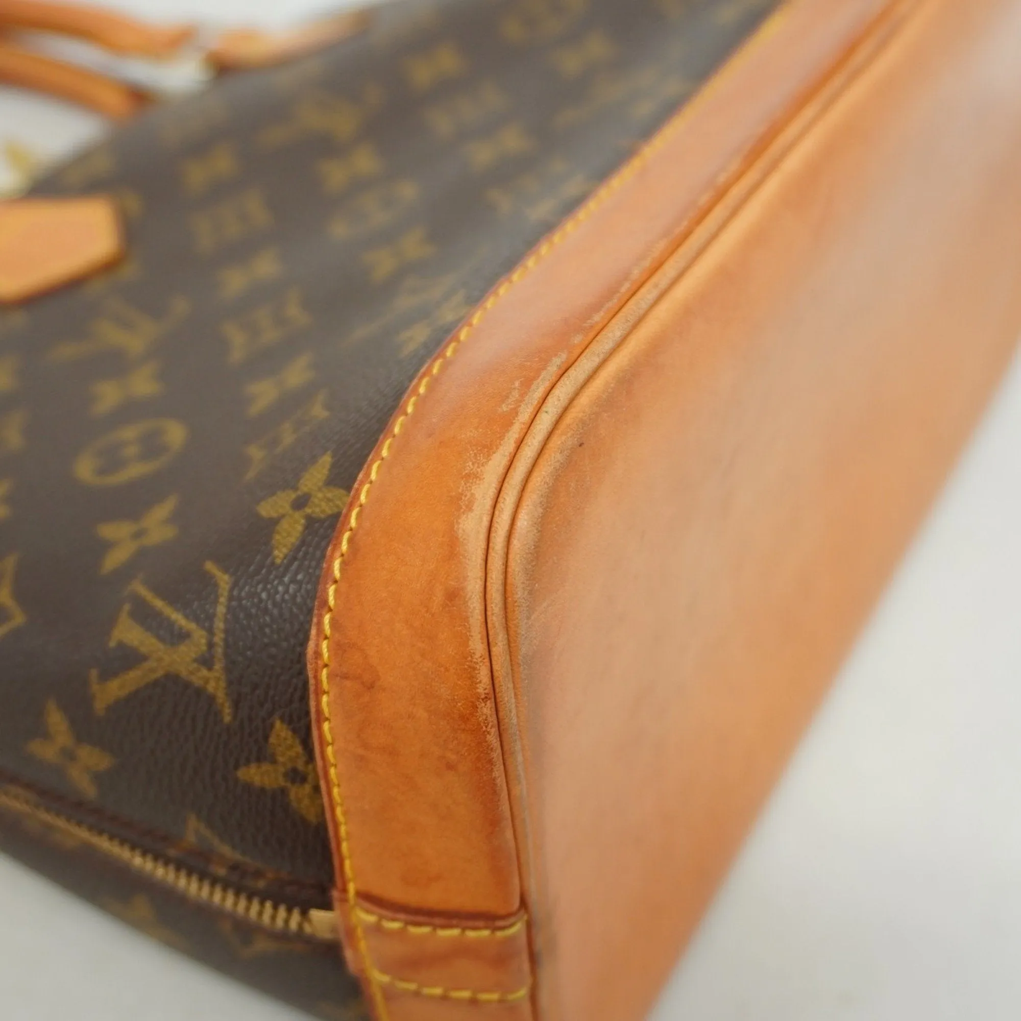 Louis Vuitton Handbag (Pre-Owned)