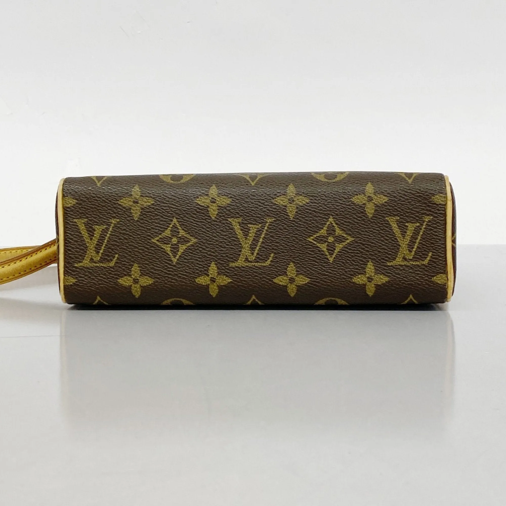 Louis Vuitton Handbag (Pre-Owned)