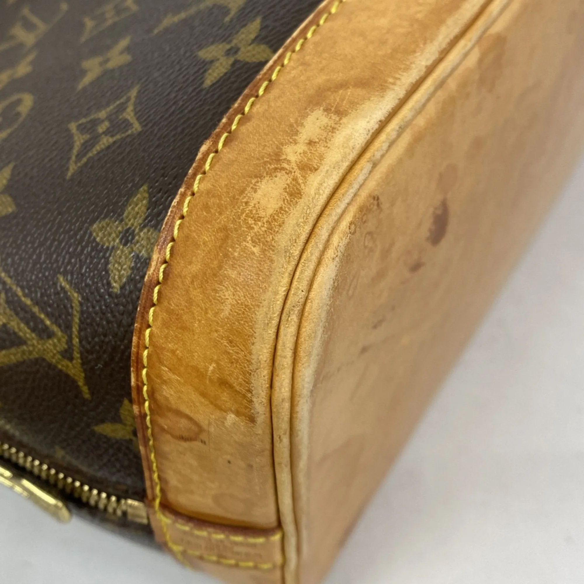 Louis Vuitton Handbag (Pre-Owned)