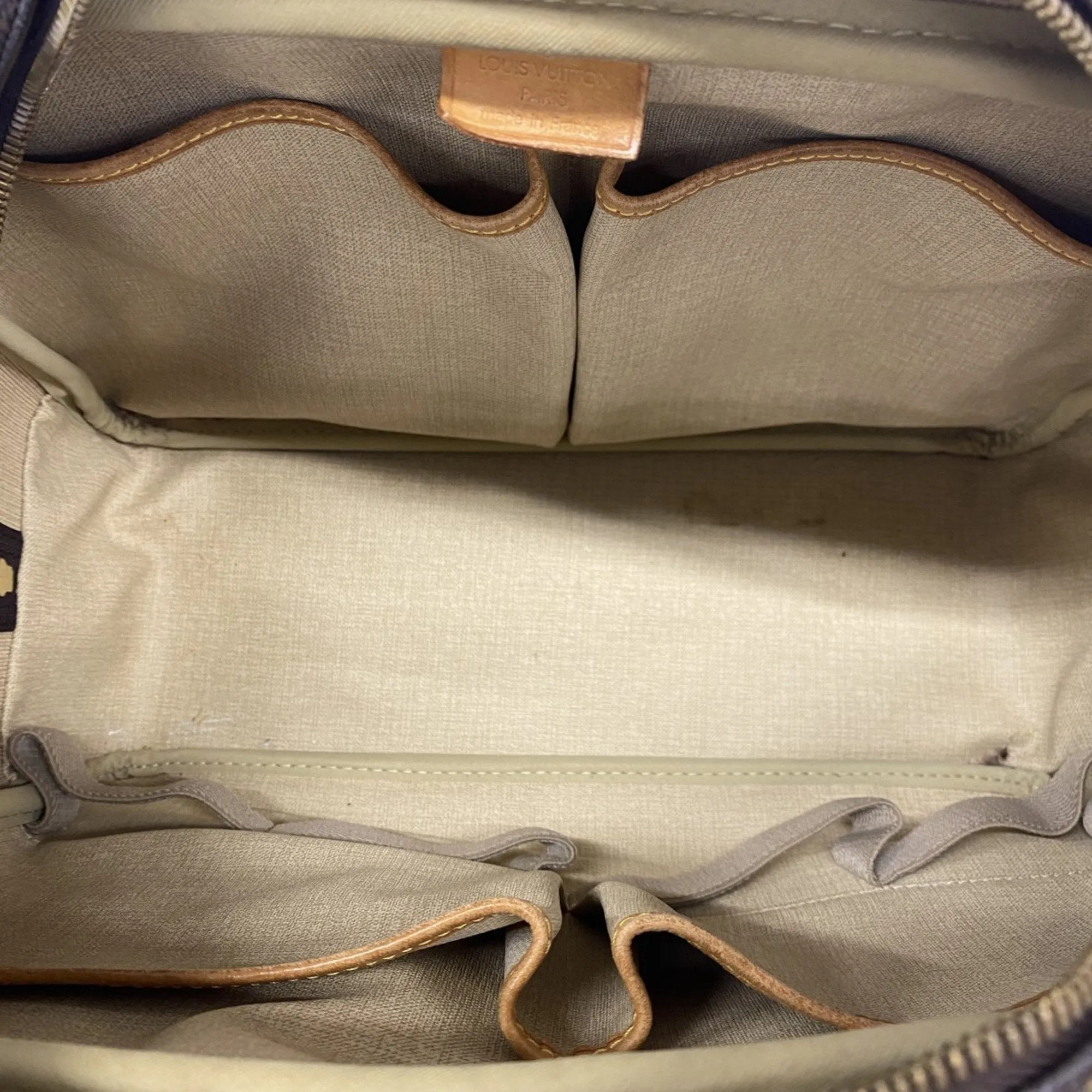 Louis Vuitton Handbag (Pre-Owned)