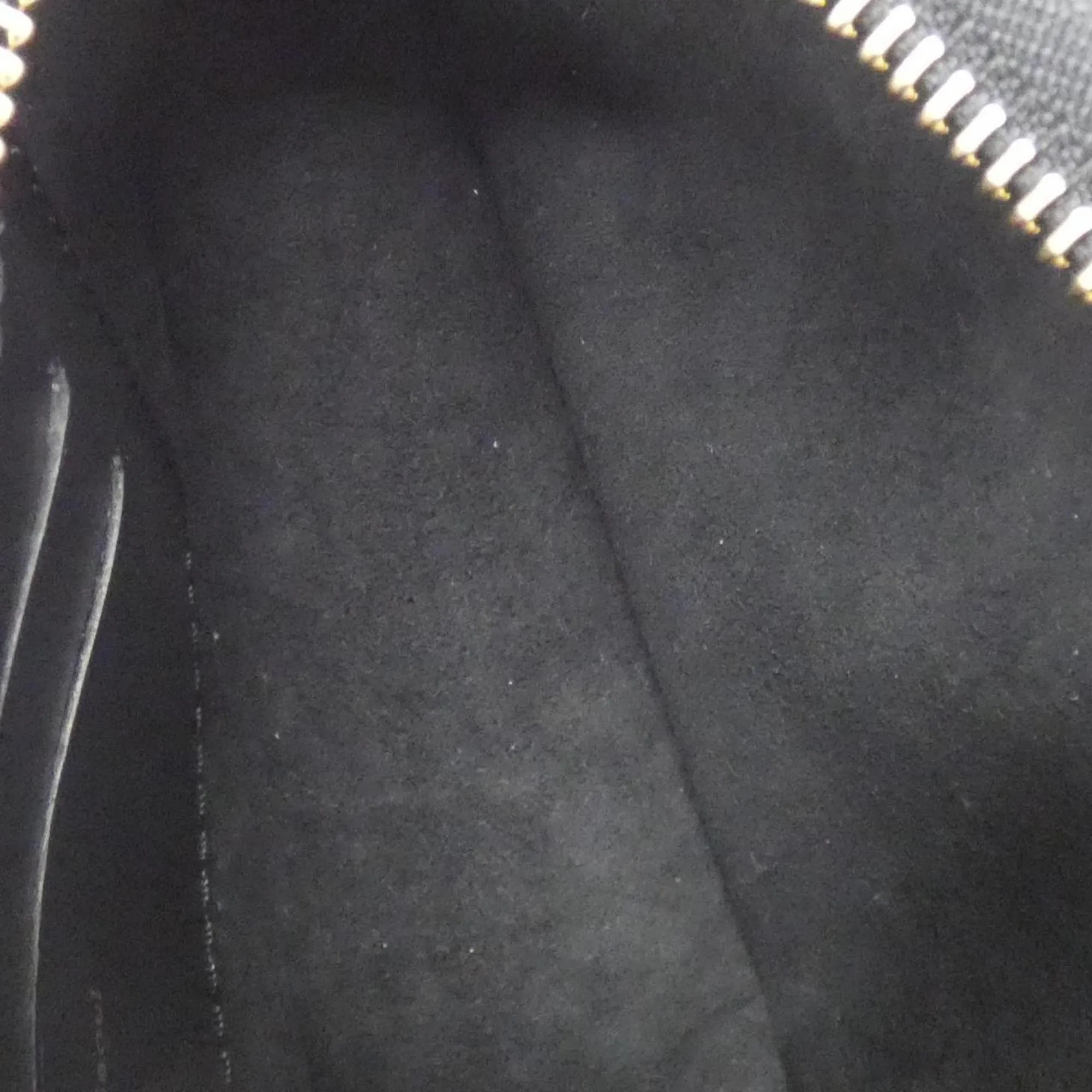 Louis Vuitton Leather Clutch Bag (Pre-Owned)