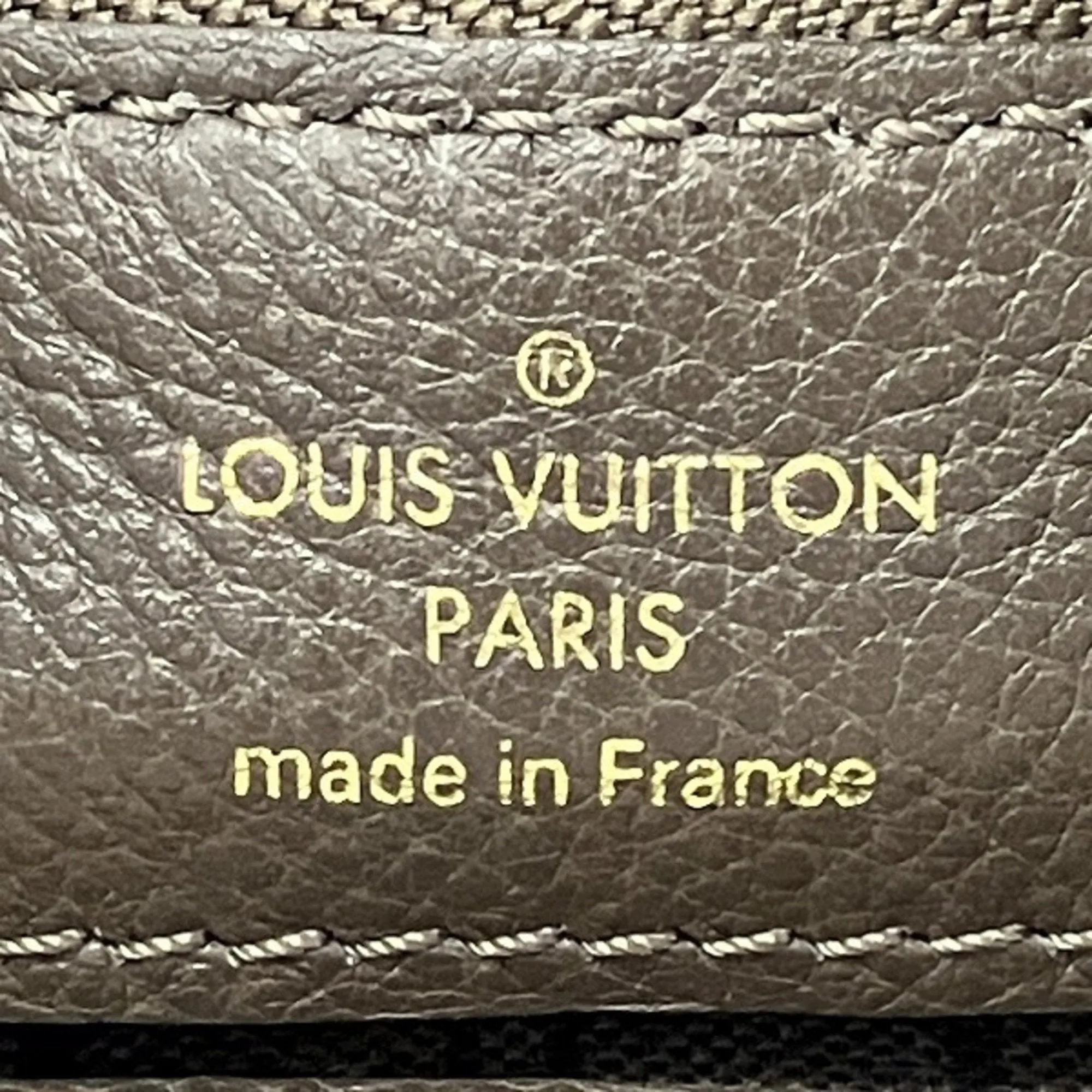 Louis Vuitton Leather Clutch Bag (Pre-Owned)