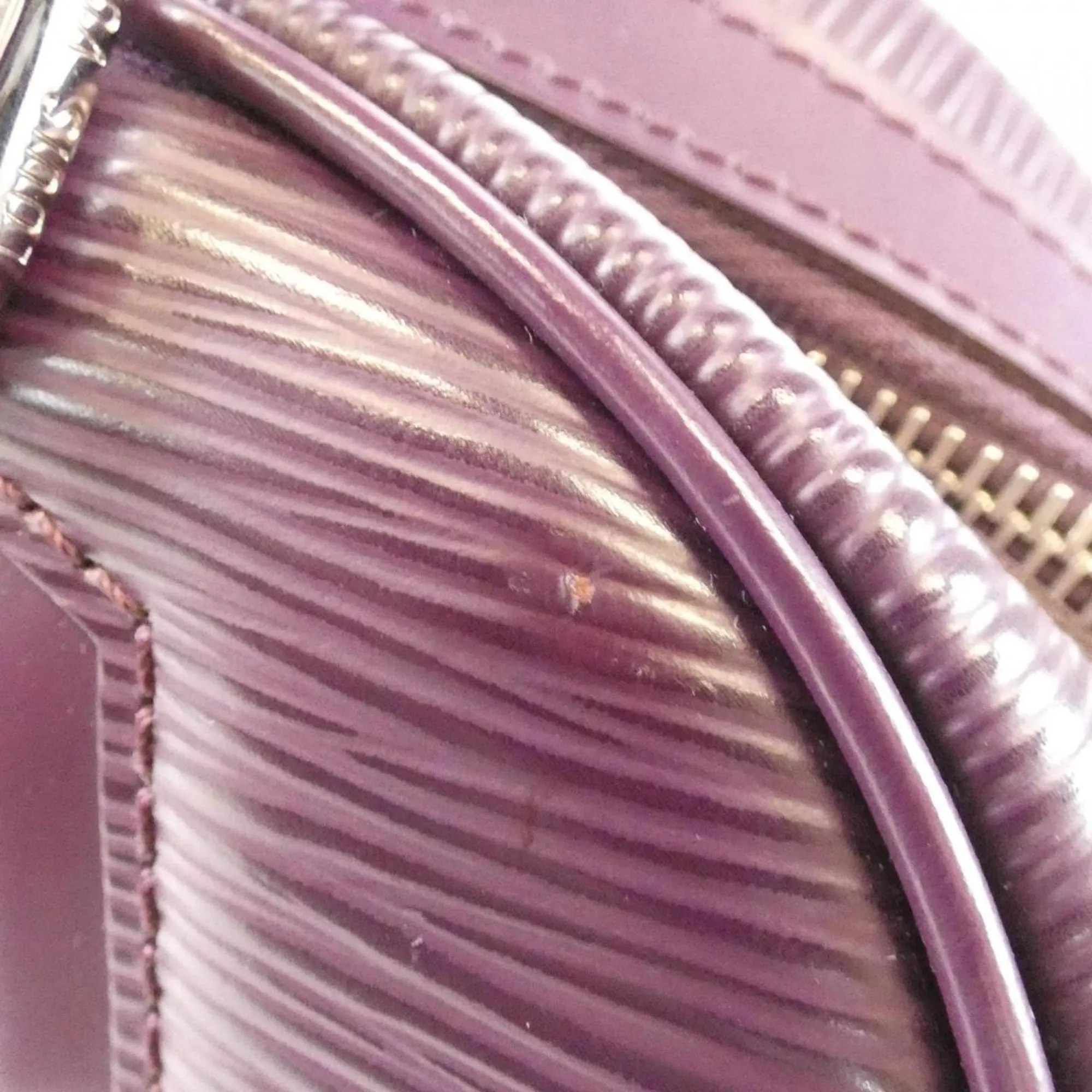 Louis Vuitton Leather Handbag (Pre-Owned)