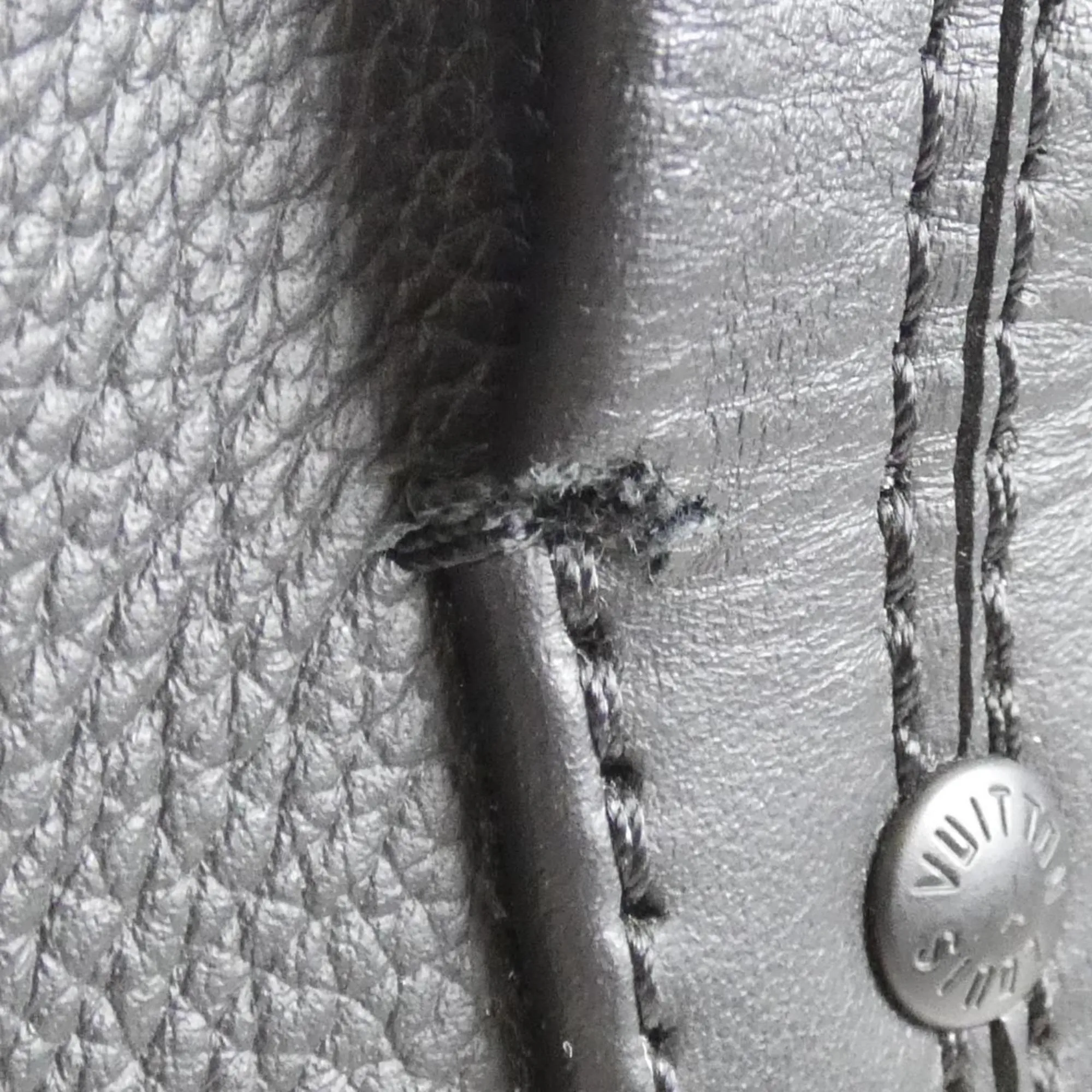 Louis Vuitton Leather Handbag (Pre-Owned)