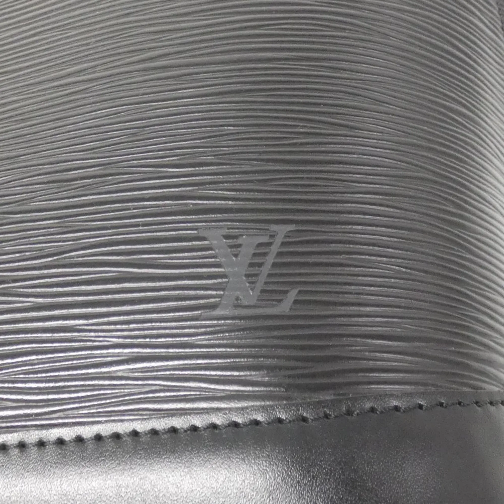 Louis Vuitton Leather Handbag (Pre-Owned)