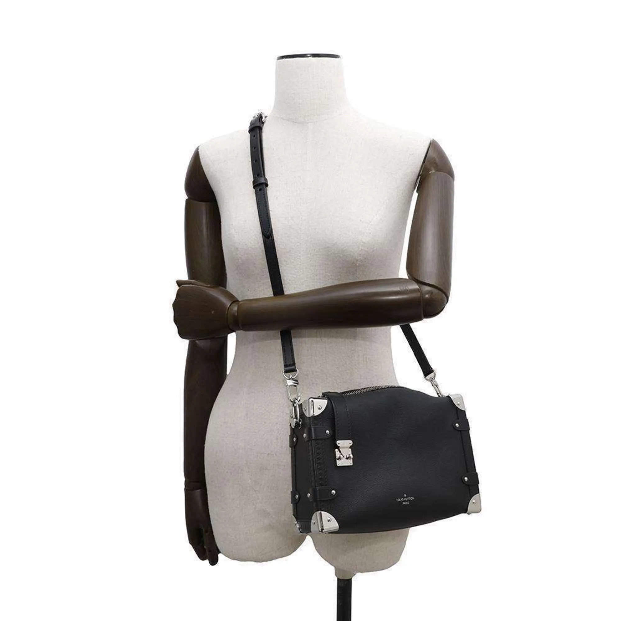 Louis Vuitton Leather Handbag (Pre-Owned)