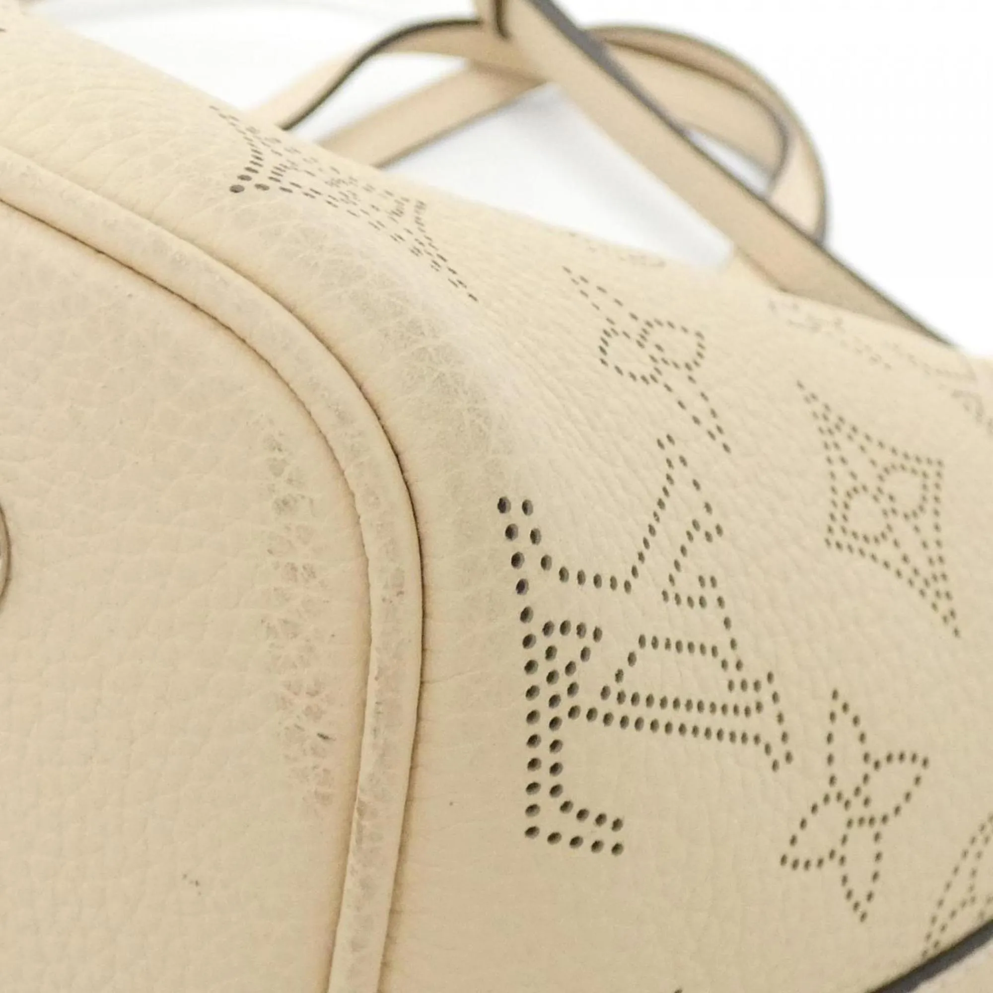 Louis Vuitton Mahina Leather Handbag (Pre-Owned)