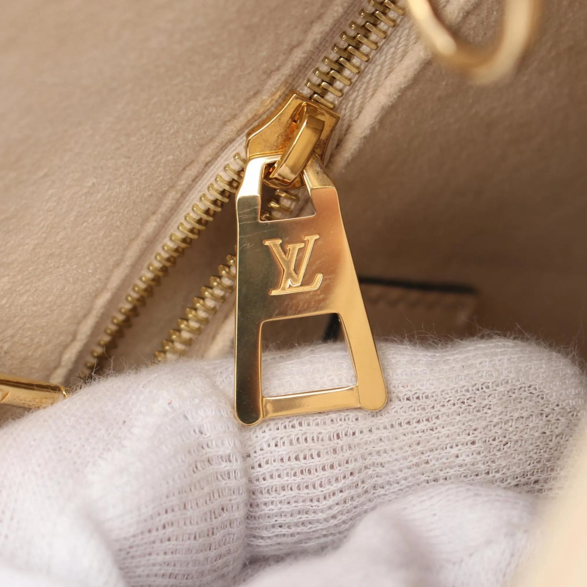 Louis Vuitton Monogram Empreinte Leather Handbag (Pre-Owned)