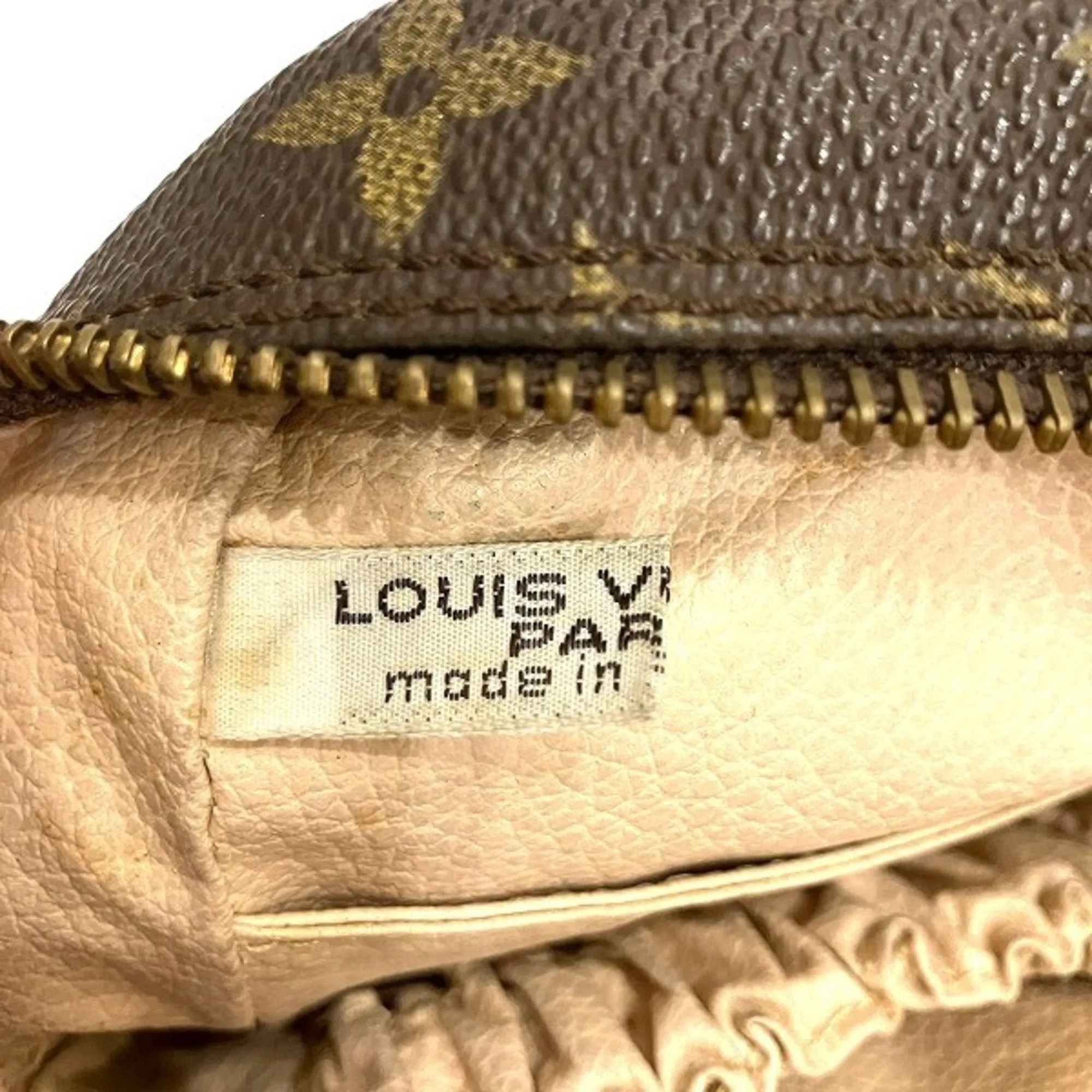 Louis Vuitton Monogram Monogram Pouch (Pre-Owned)