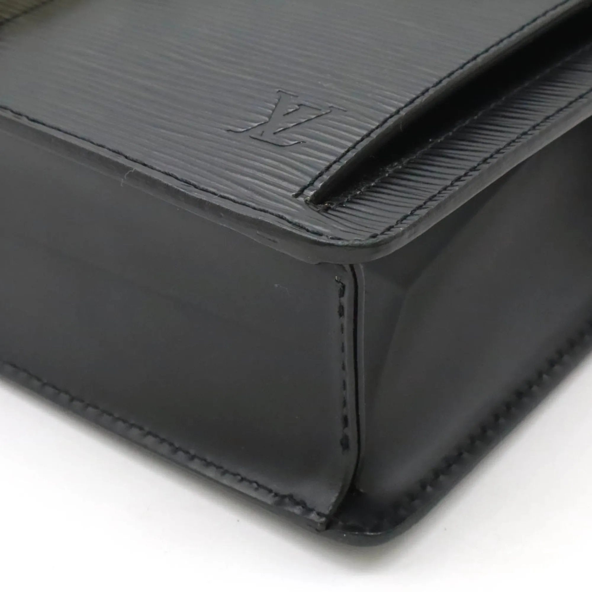 Louis Vuitton Noir Epi Leather Clutch Bag (Pre-Owned)