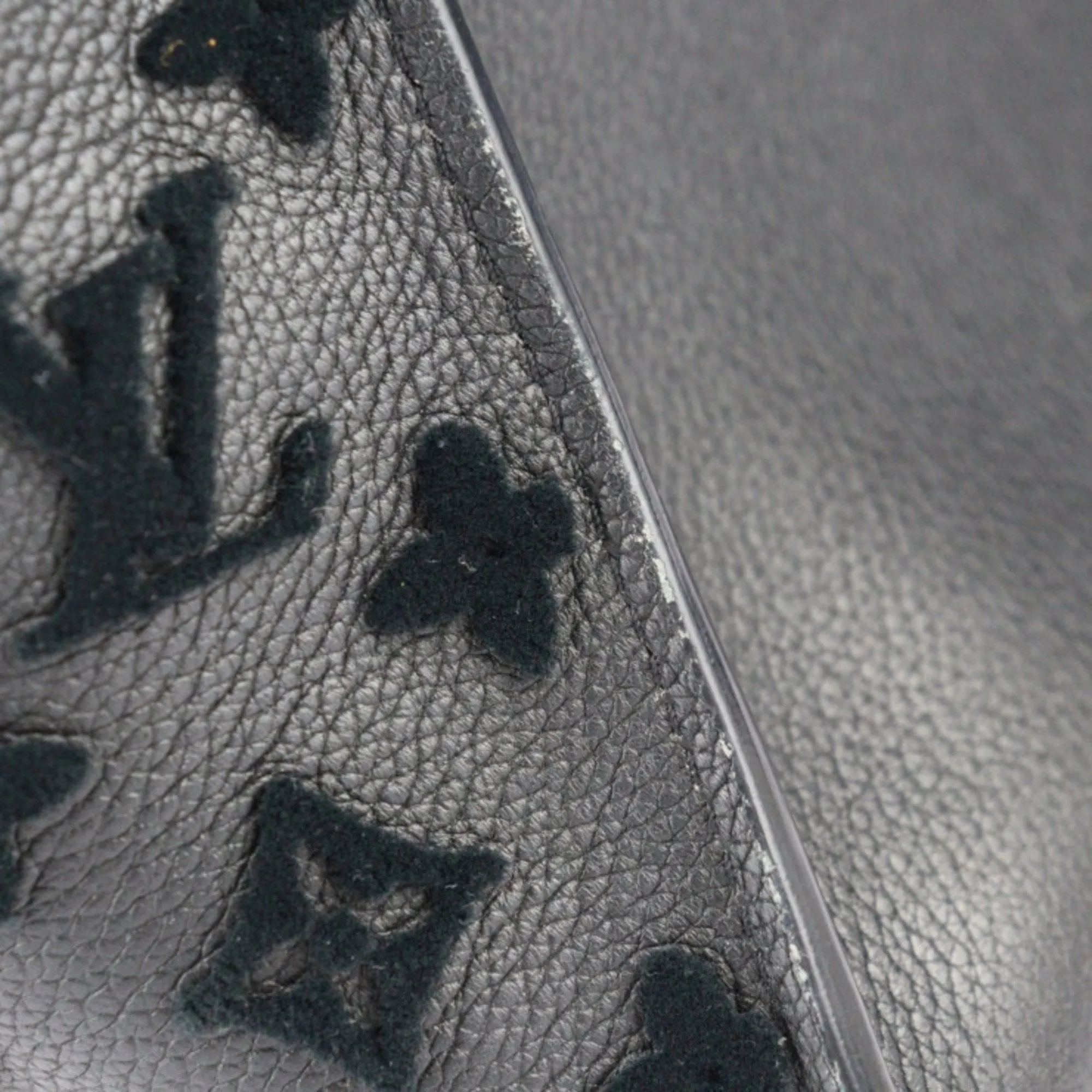 Louis Vuitton On My Side Leather Tote Bag (Pre-Owned)