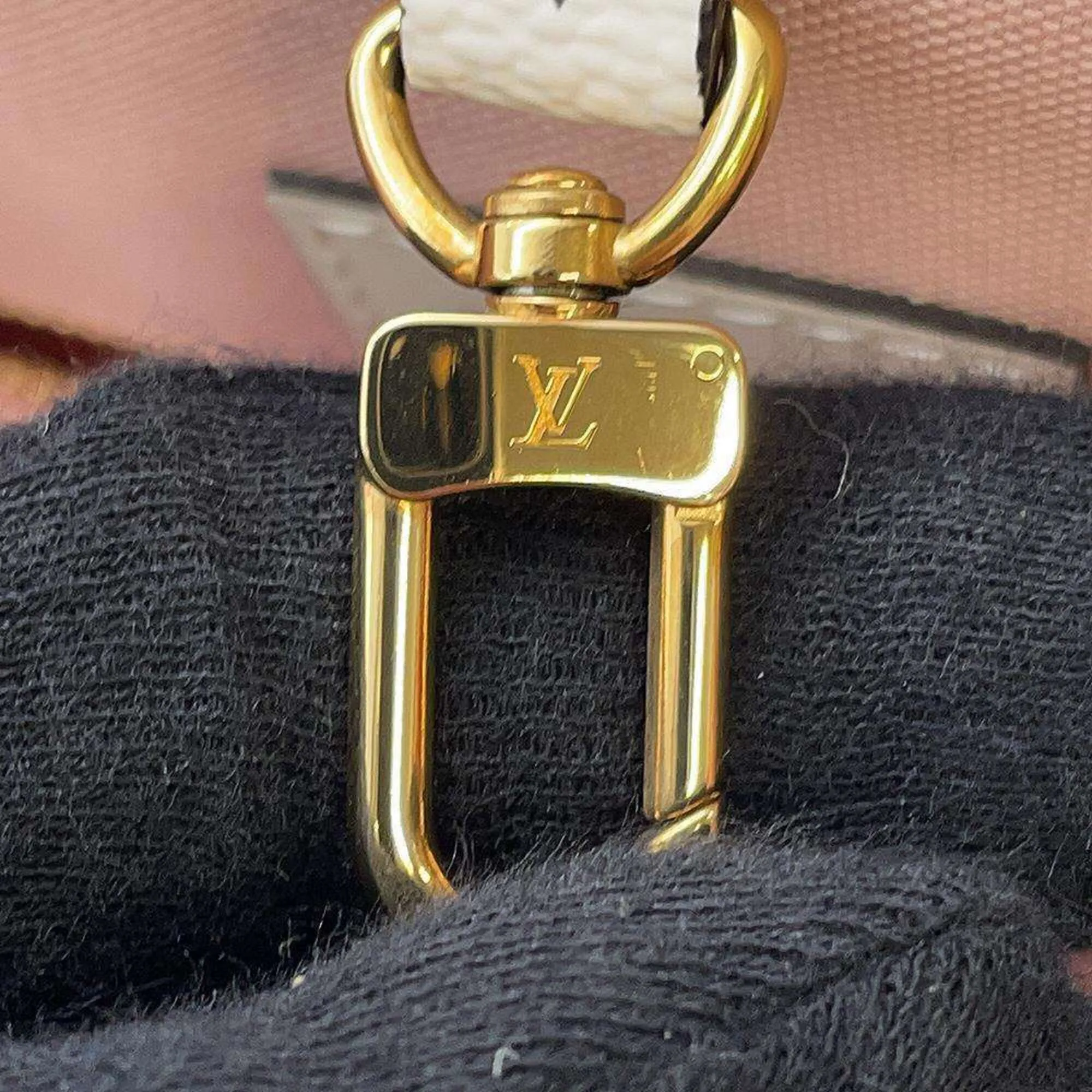 Louis Vuitton On The Go Canvas Tote Bag (Pre-Owned)