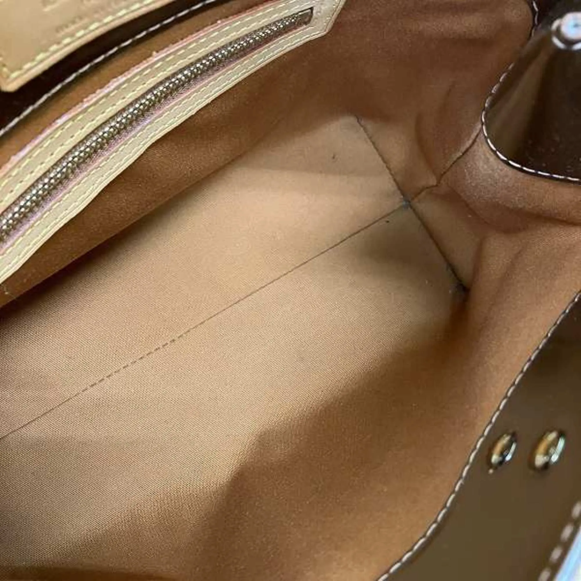 Louis Vuitton  Patent Leather Handbag (Pre-Owned)