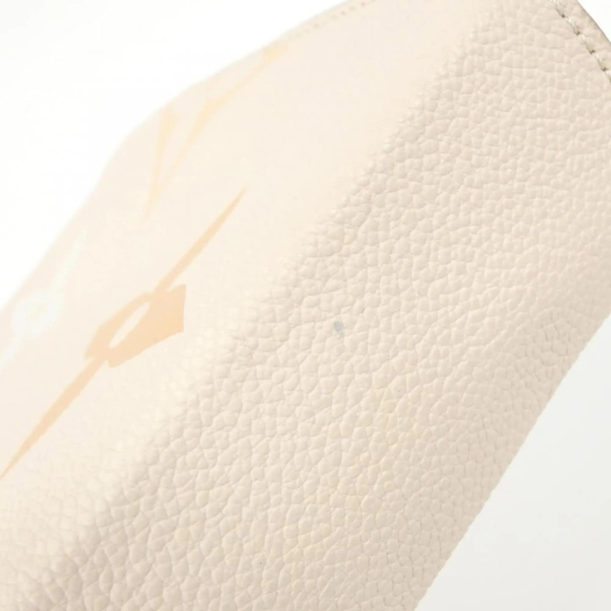Louis Vuitton Poche Toilette Leather Clutch Bag (Pre-Owned)
