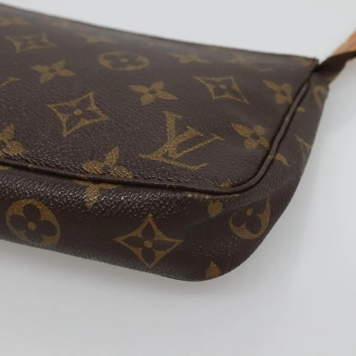 Louis Vuitton Pochette Accessoire Canvas Clutch Bag (Pre-Owned)
