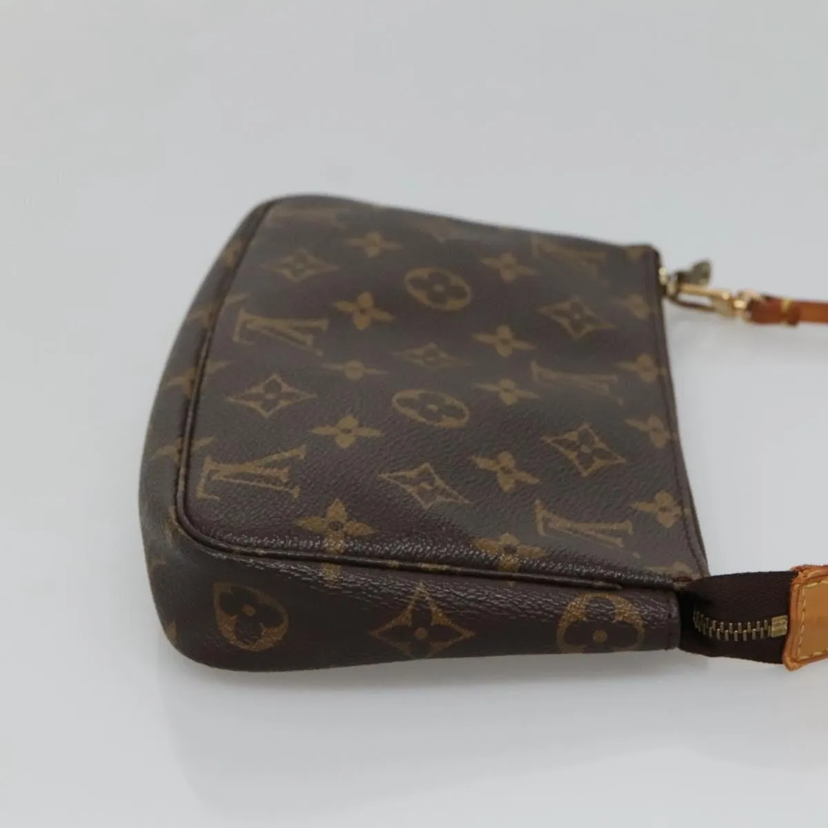 Louis Vuitton Pochette Accessoire Canvas Clutch Bag (Pre-Owned)