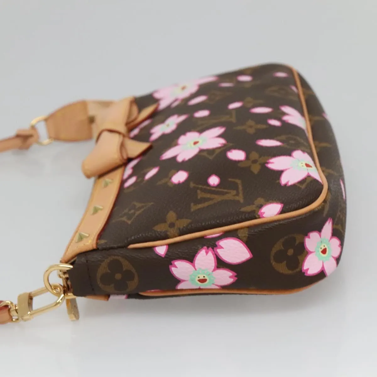 Louis Vuitton Pochette Accessoire Canvas Clutch Bag (Pre-Owned)