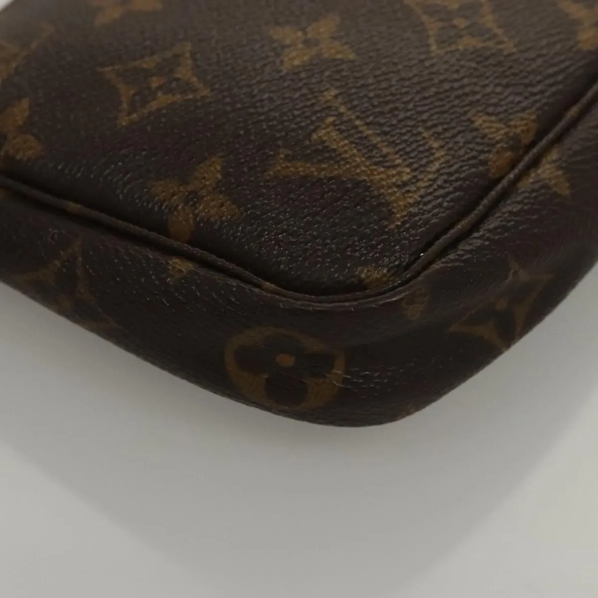 Louis Vuitton Pochette Accessoire Canvas Clutch Bag (Pre-Owned)