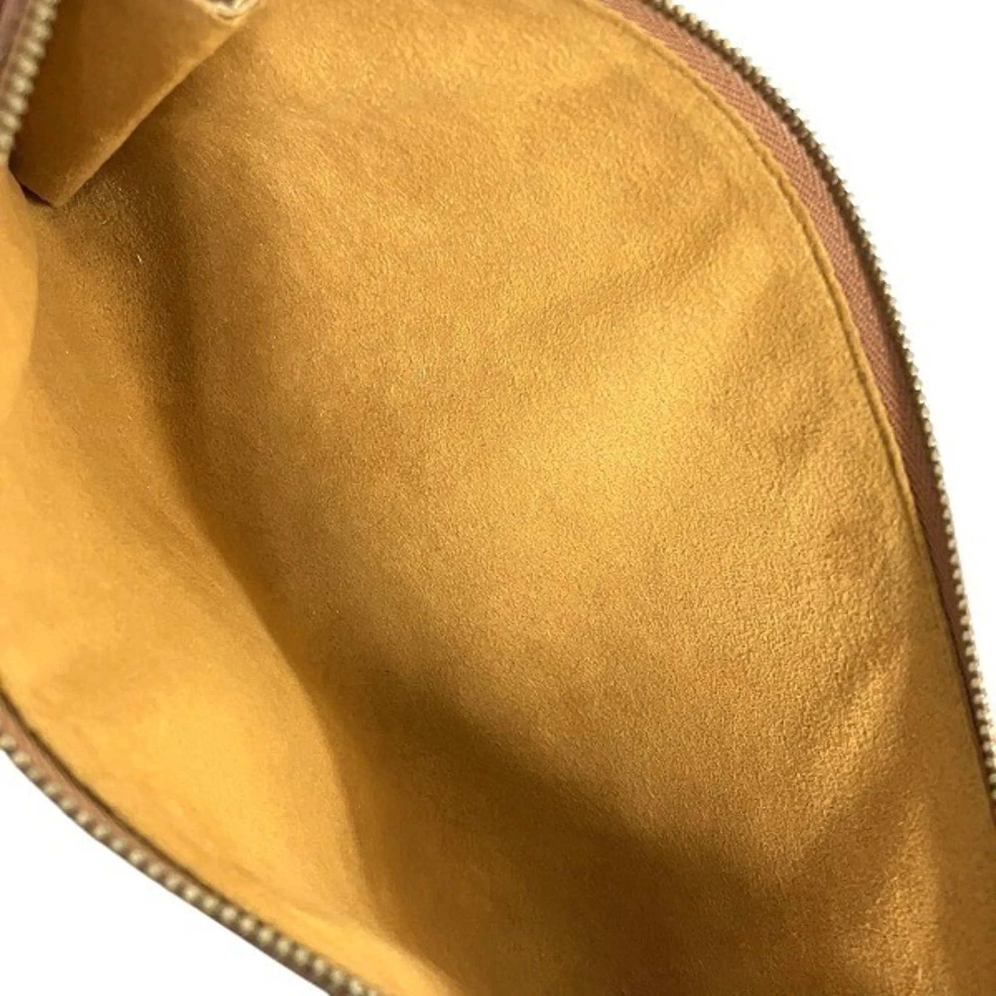 Louis Vuitton Pochette Accessoire Leather Clutch Bag (Pre-Owned)