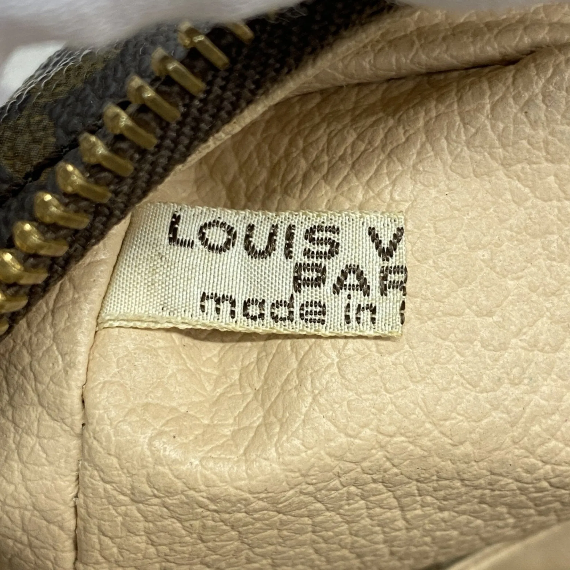 Louis Vuitton Pouch (Pre-Owned)