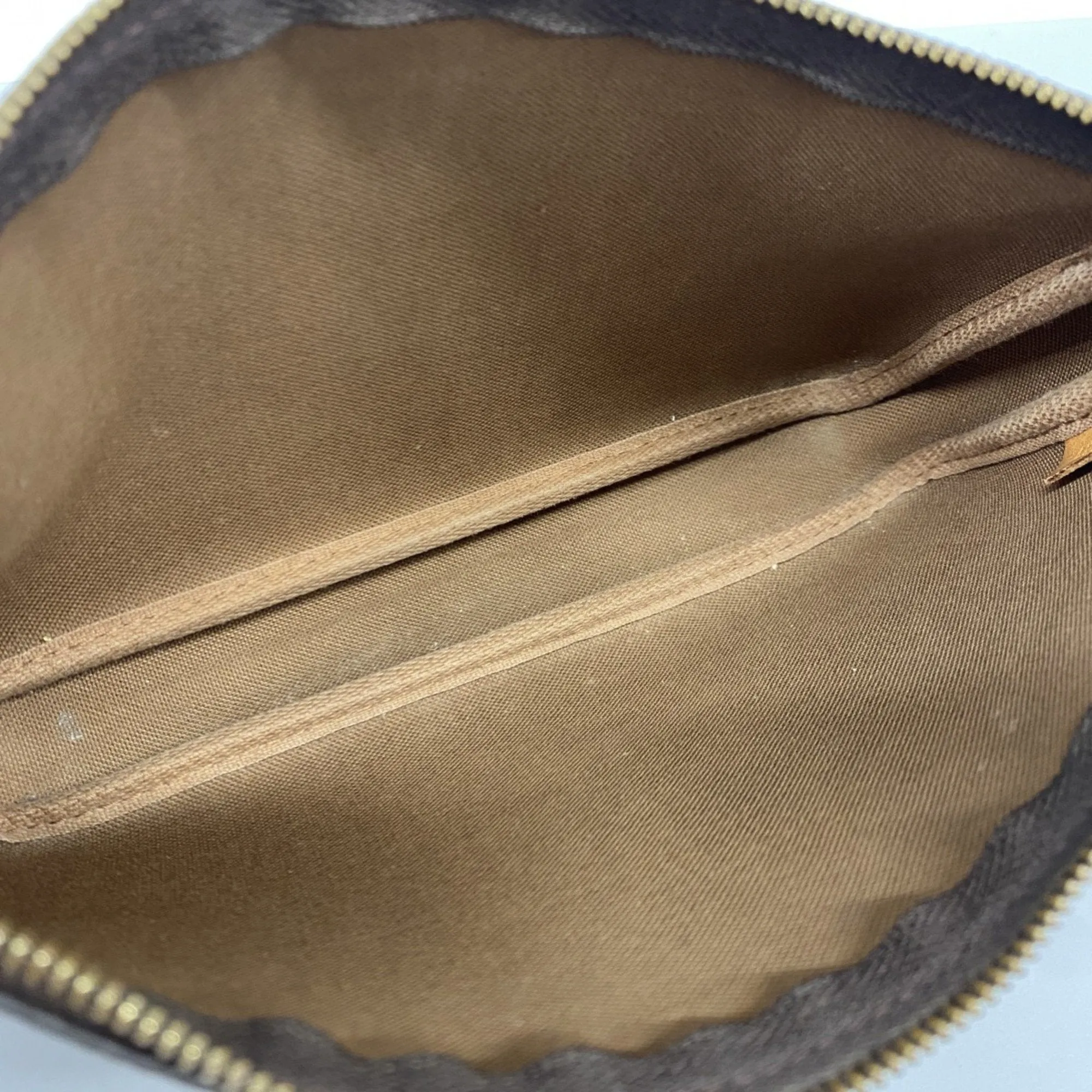 Louis Vuitton Pouch (Pre-Owned)