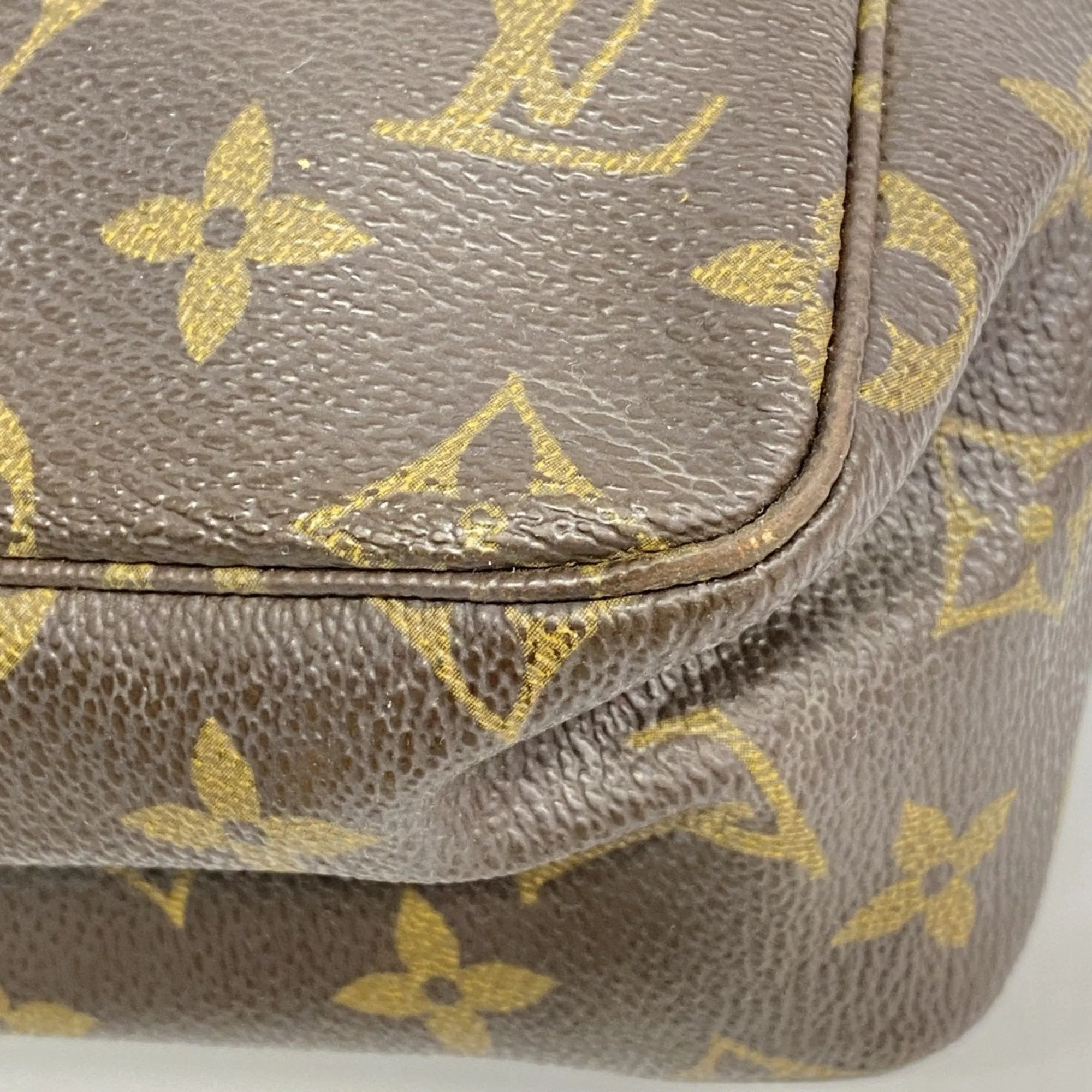 Louis Vuitton Pouch (Pre-Owned)