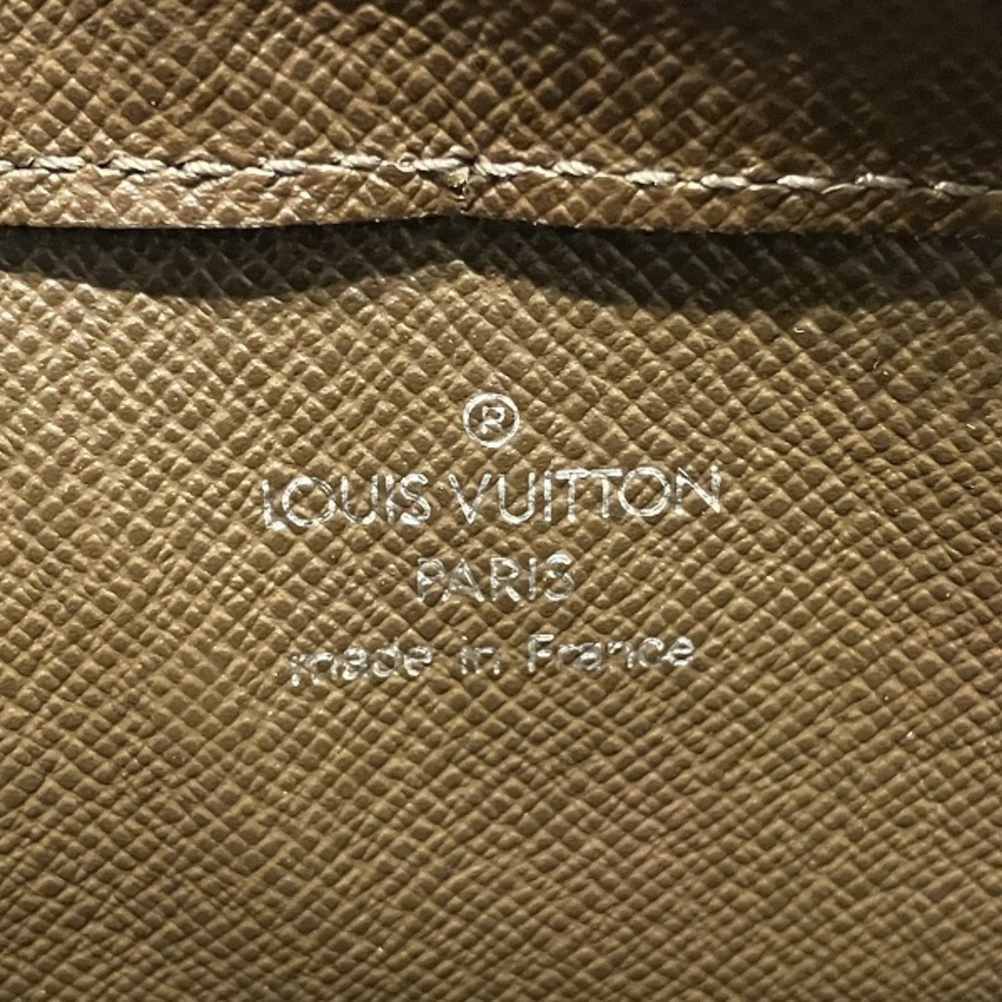 Louis Vuitton Taiga Leather Clutch Bag (Pre-Owned)