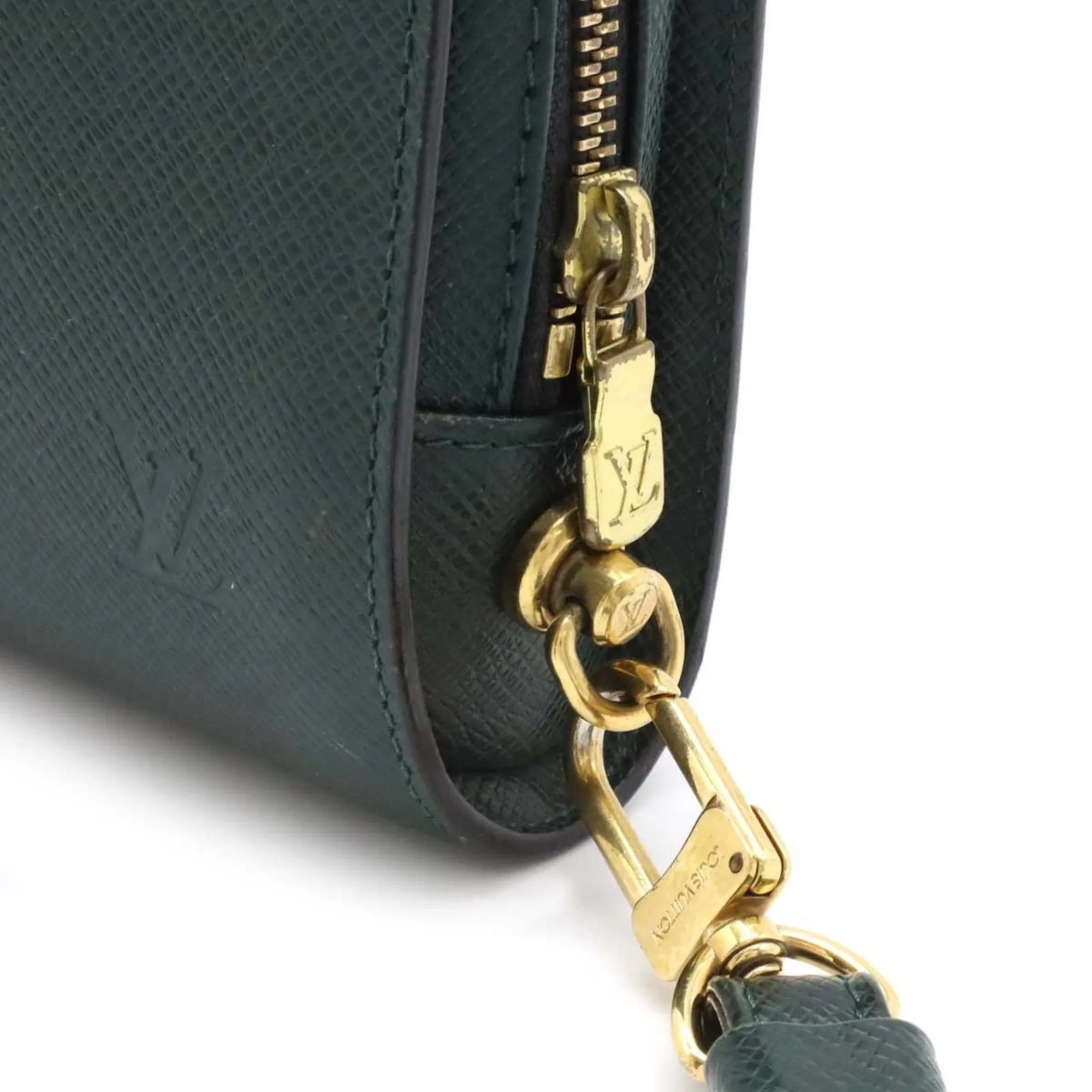 Louis Vuitton Taiga Leather Leather Clutch Bag Handbag (Pre-Owned)