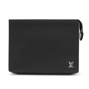 Louis Vuitton Taiga Noir Leather Clutch Bag Pochette (Pre-Owned)