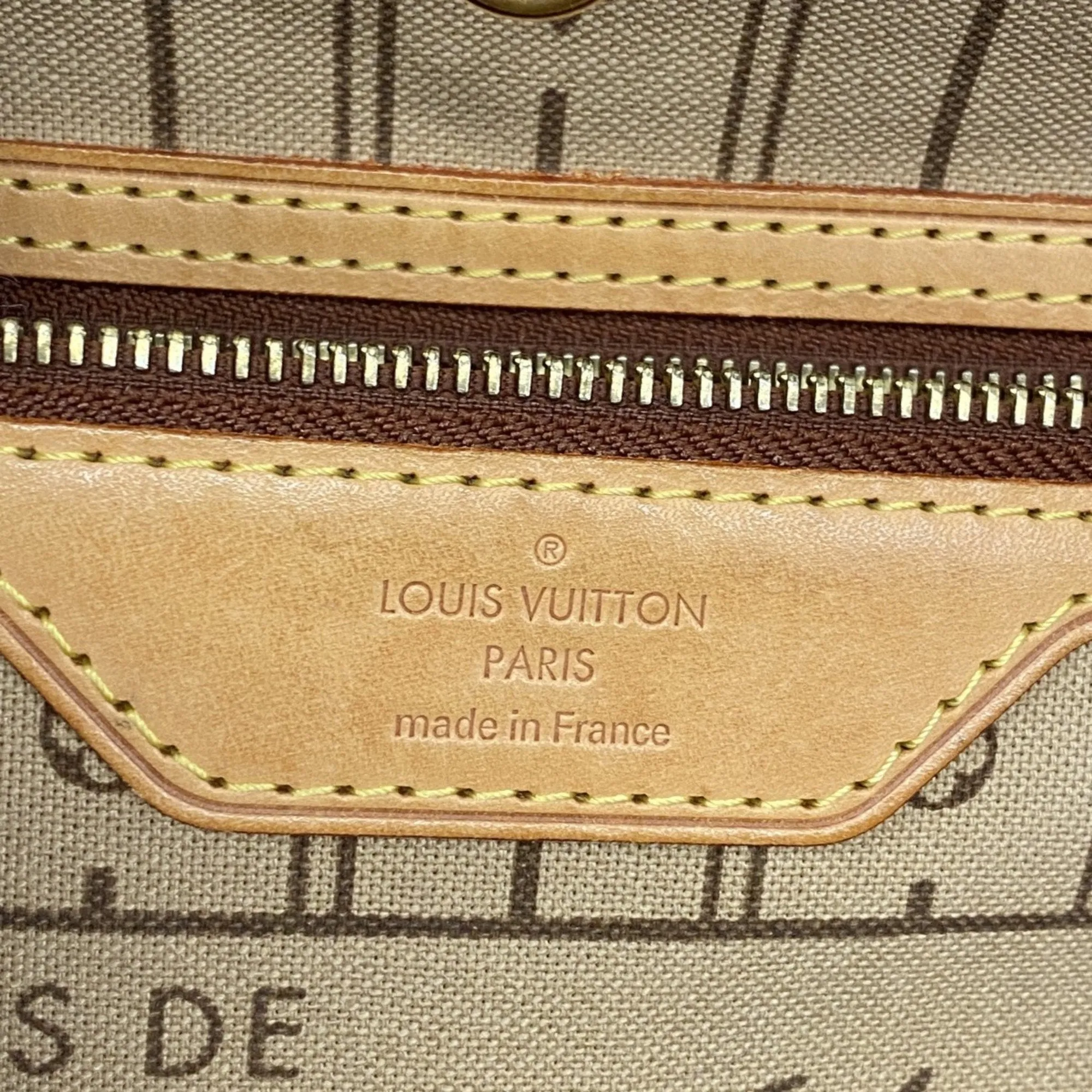 Louis Vuitton Tote Bag (Pre-Owned)