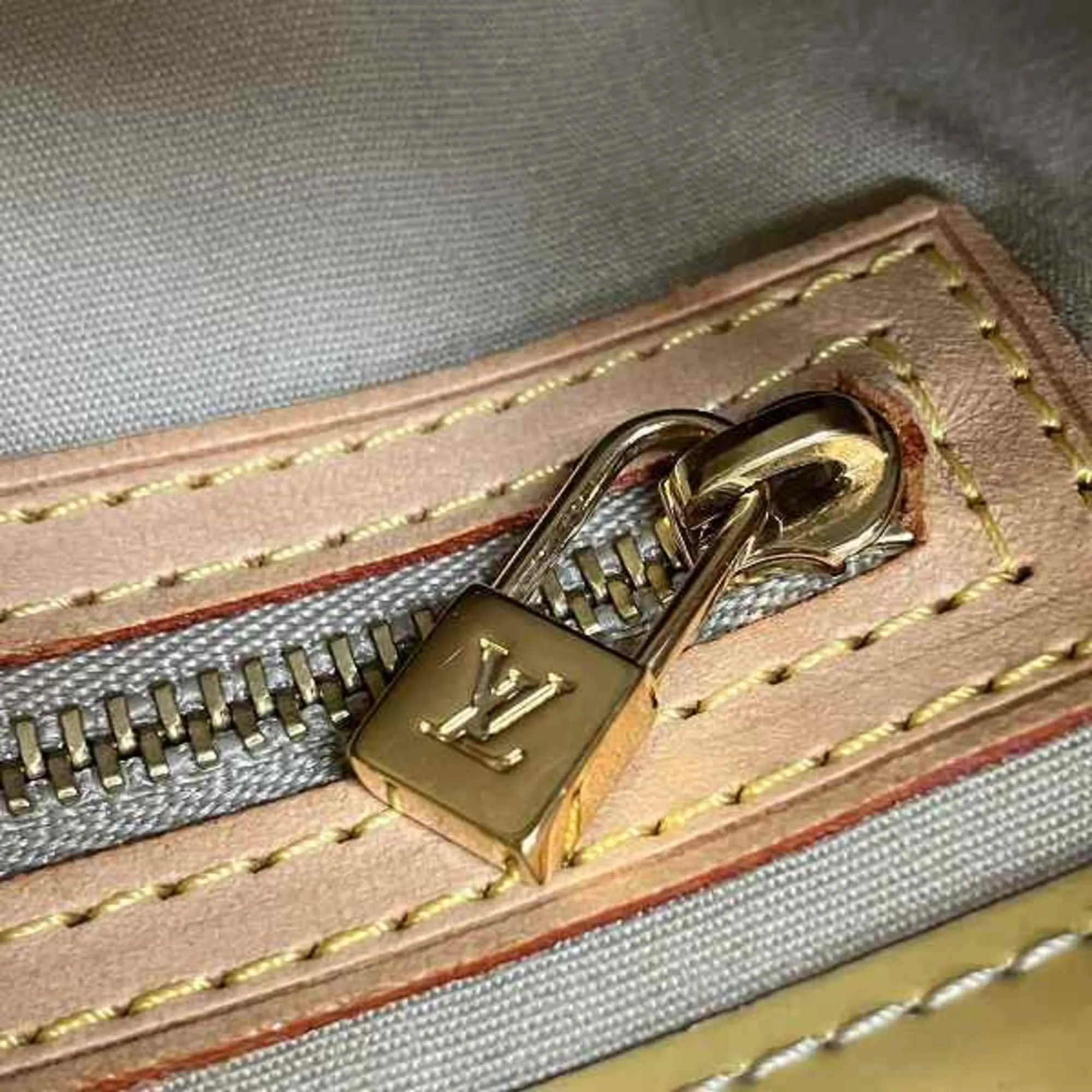 Louis Vuitton Vernis Handbag (Pre-Owned)